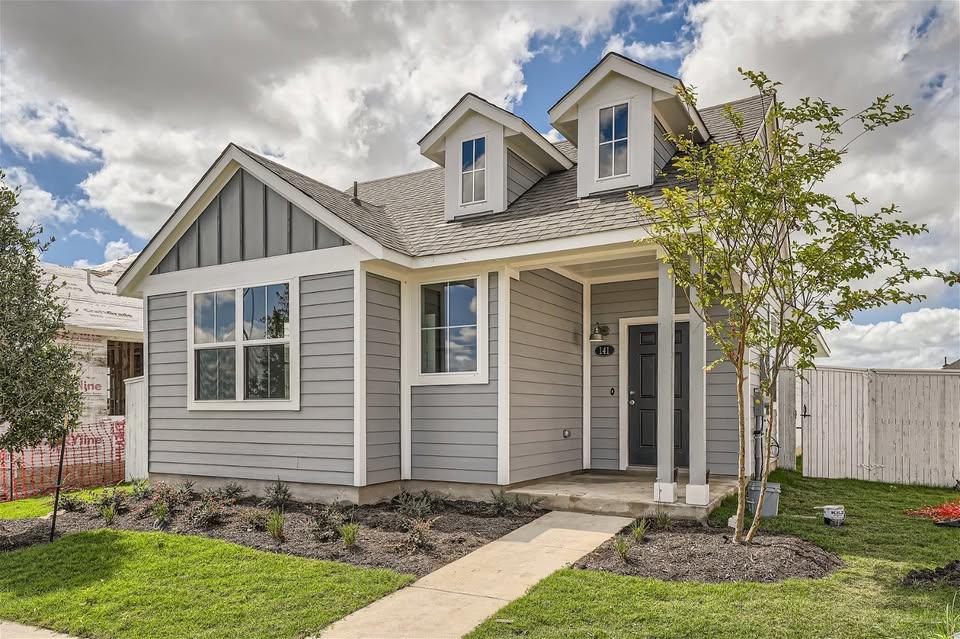 141 Bluestem Dr, Elgin, TX 78621