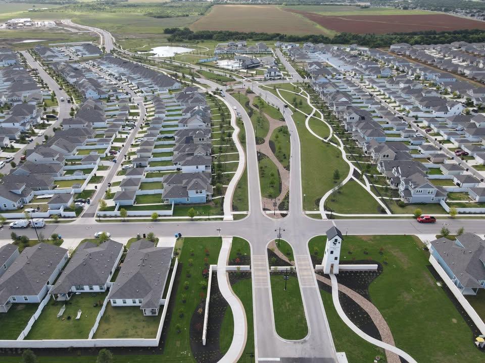 141 Bluestem Dr, Elgin, TX 78621