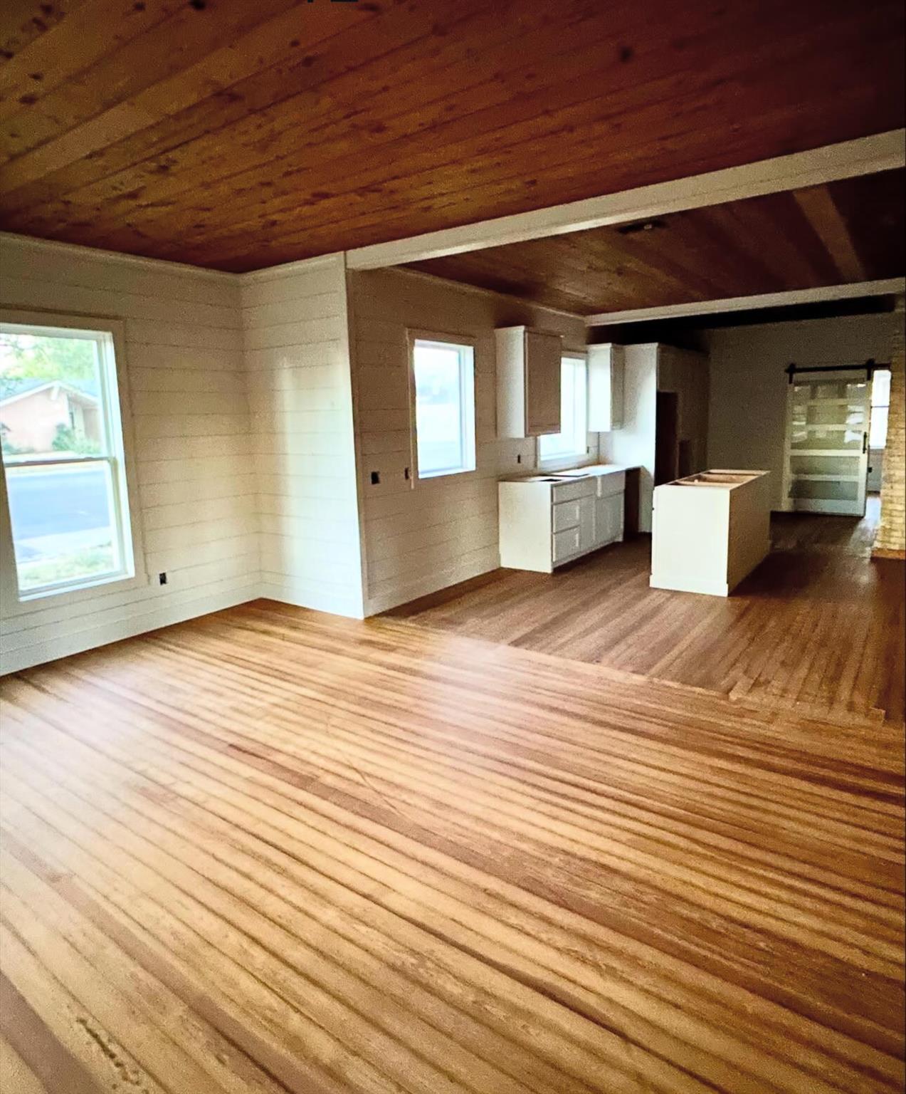 502 Upton Ave, Schulenburg, TX 78956