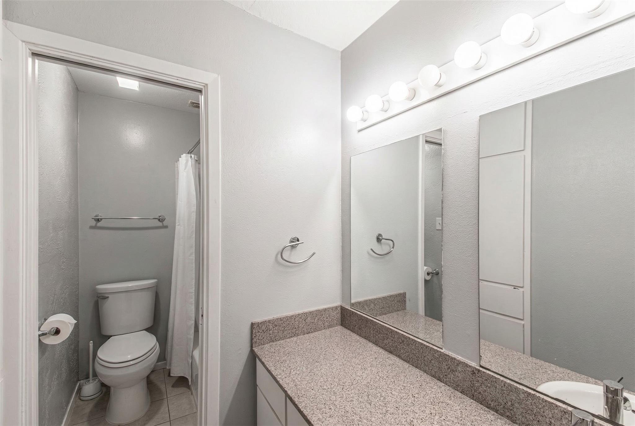 8206 Exmoor Dr # B, Austin, TX 78757