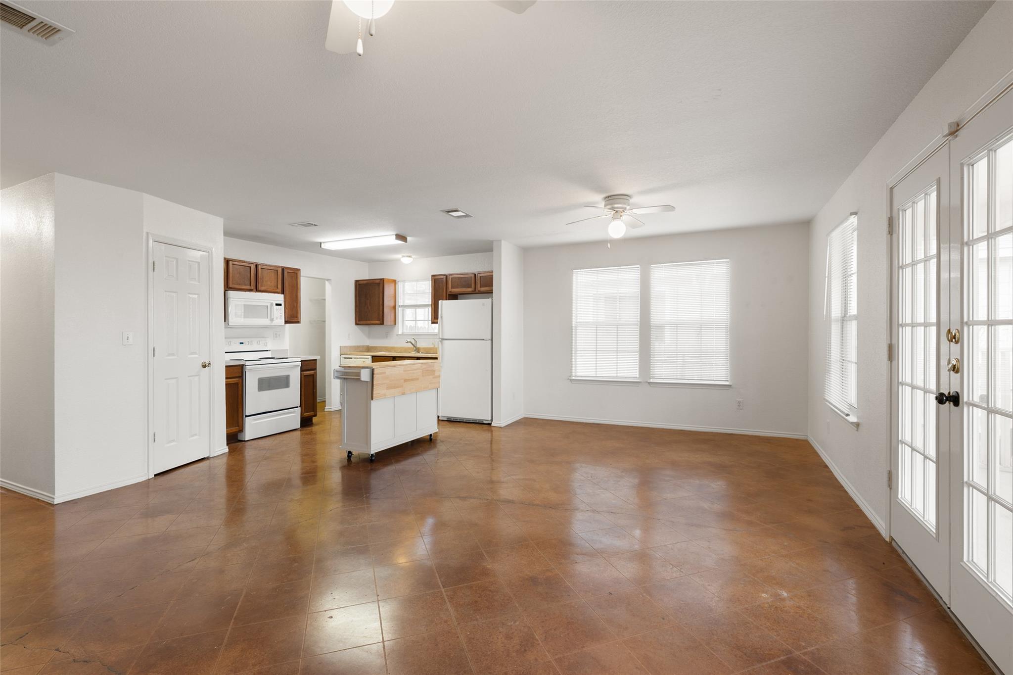 1225 Hilltop Dr, San Marcos, TX 78666