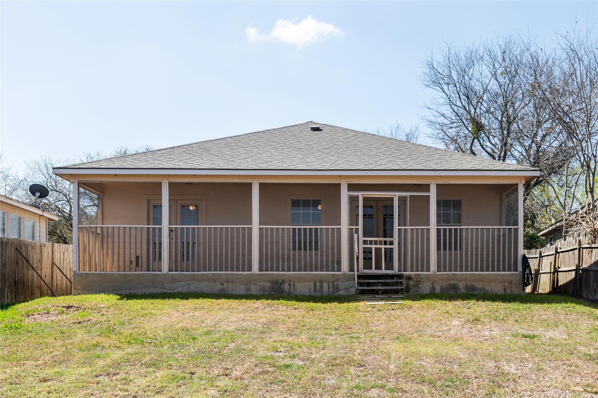 1225 Hilltop Dr, San Marcos, TX 78666