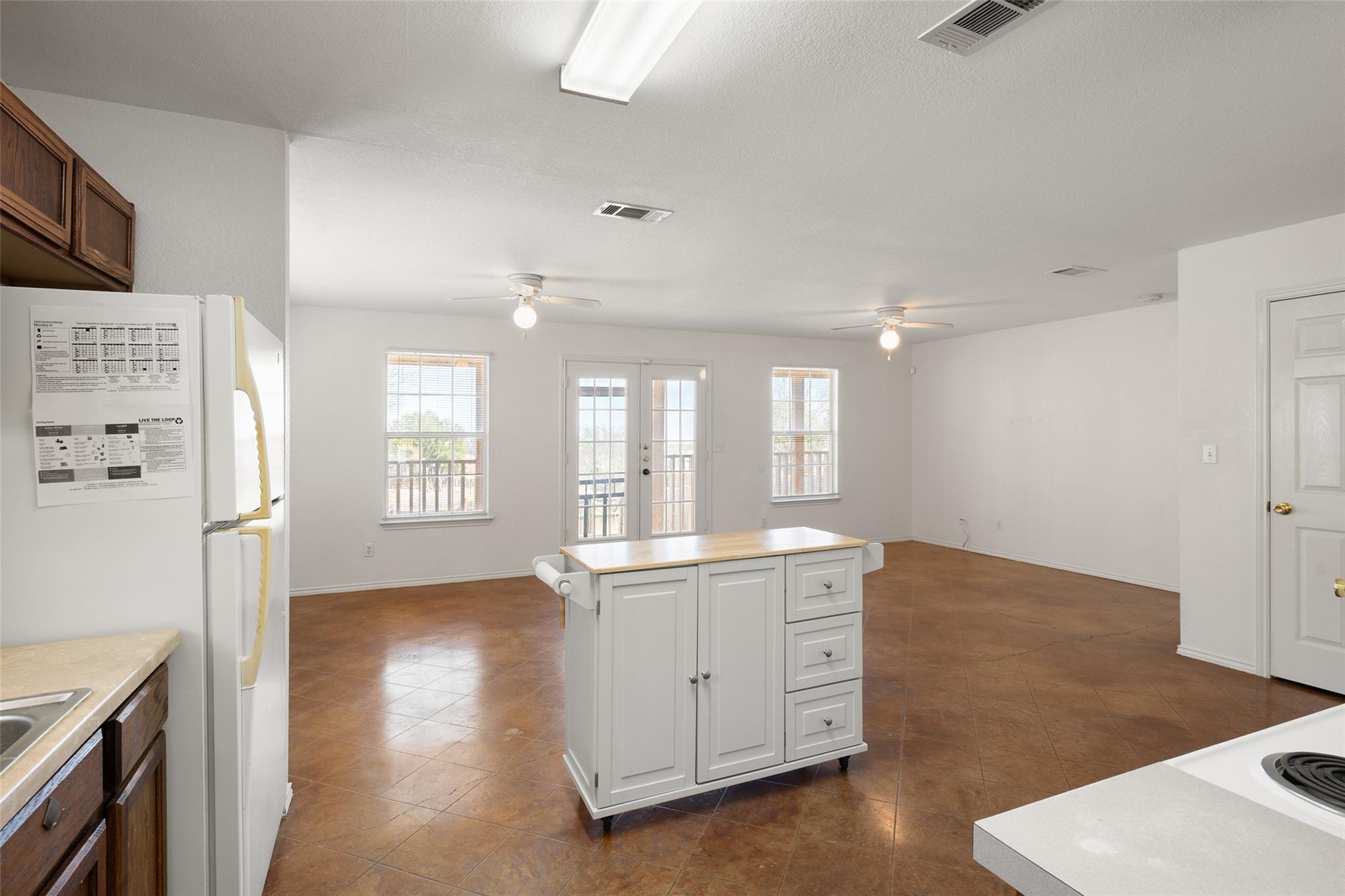 1225 Hilltop Dr, San Marcos, TX 78666