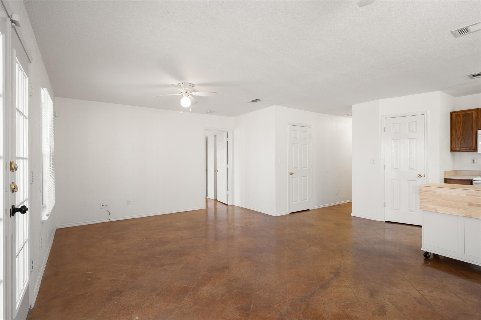 1225 Hilltop Dr, San Marcos, TX 78666