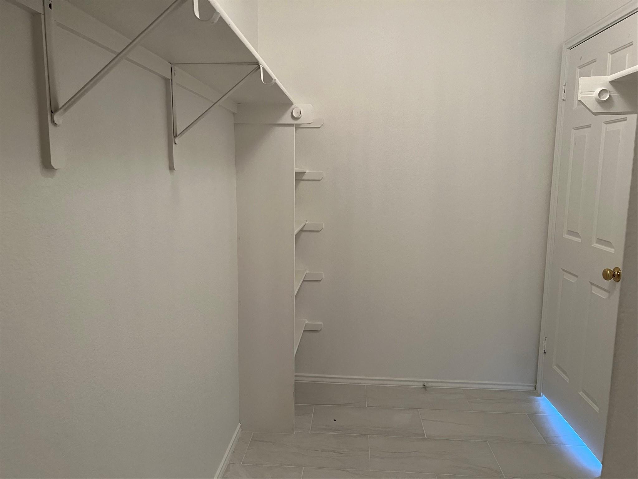 309 Decker Dr, Hutto, TX 78634