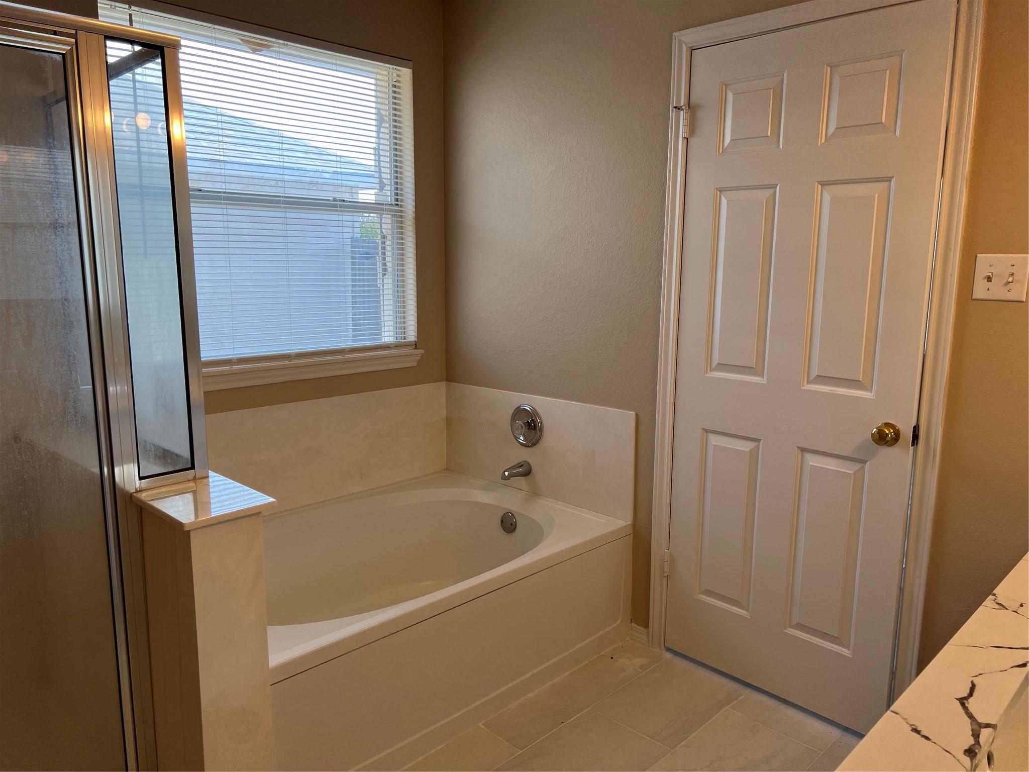 309 Decker Dr, Hutto, TX 78634