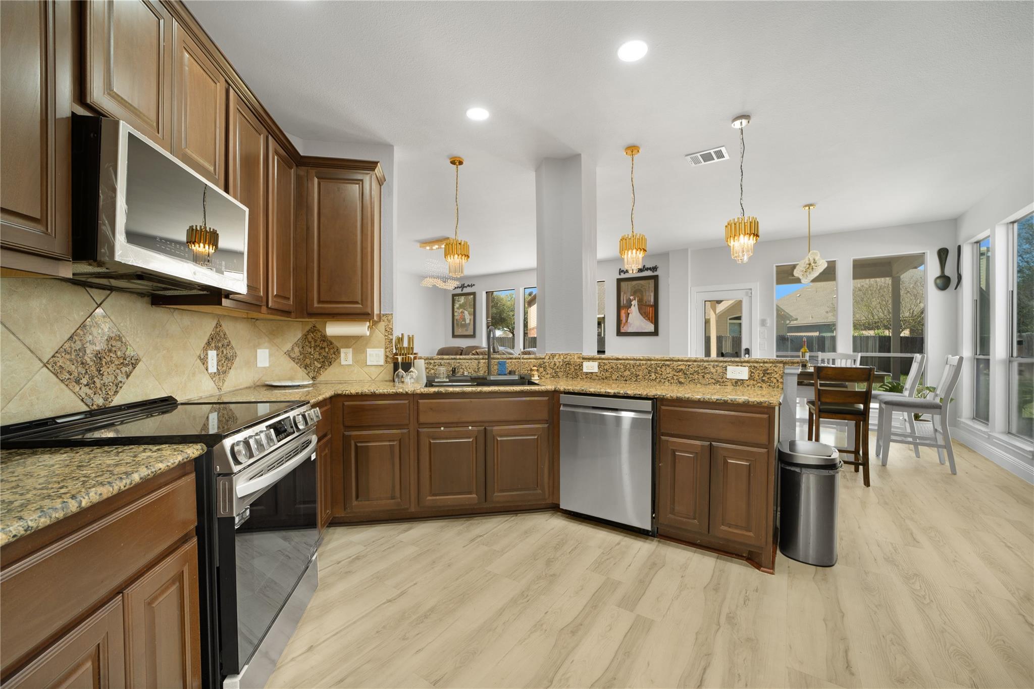 3032 Prairie Blf, Seguin, TX 78155