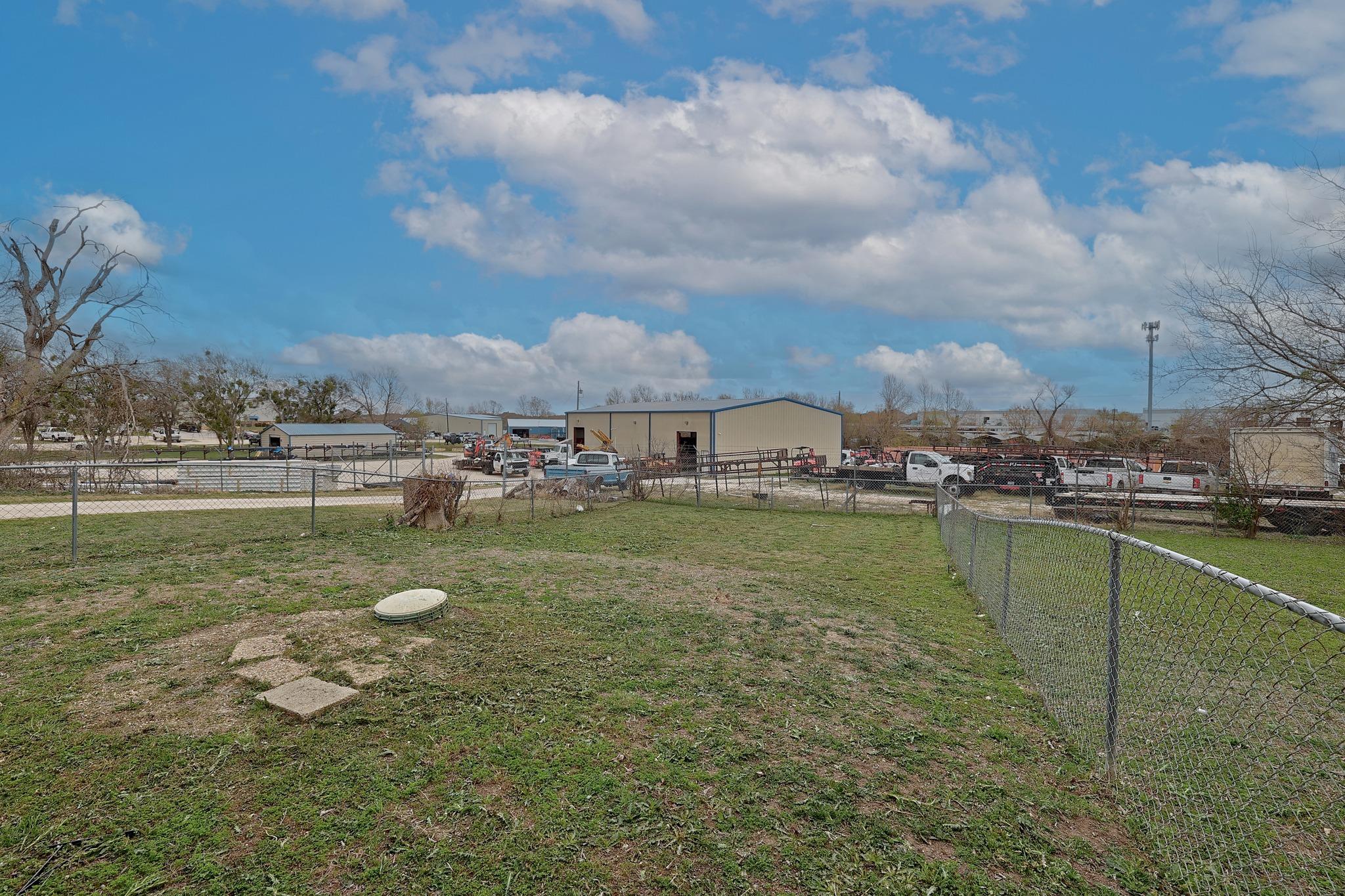 316/318 Highland Estates Dr, Round Rock, TX 78664