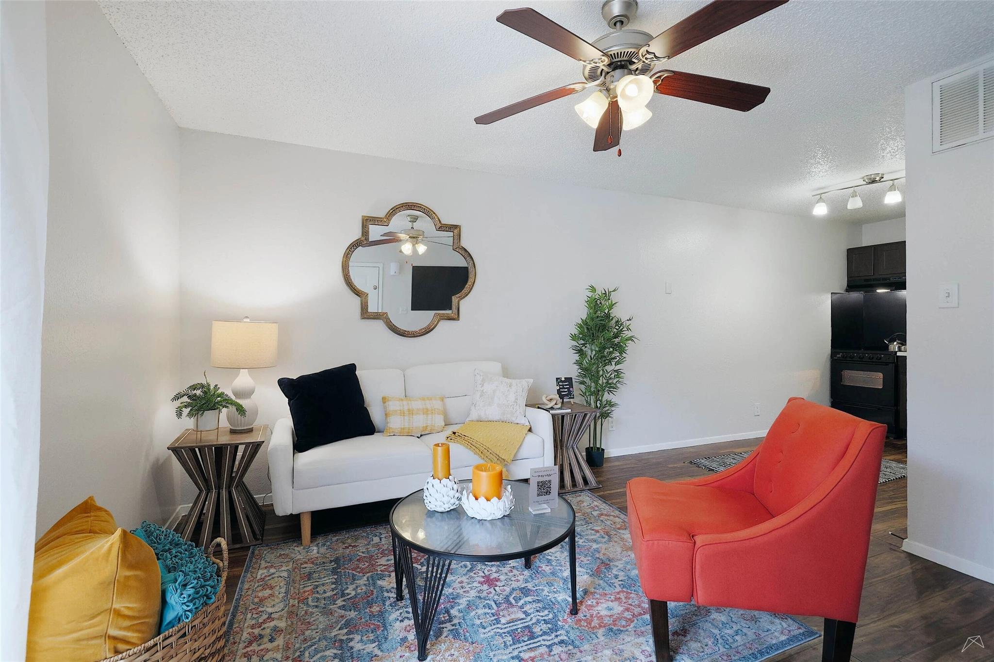 6808 S I-35 Frontage Rd # 111, Austin, TX 78745