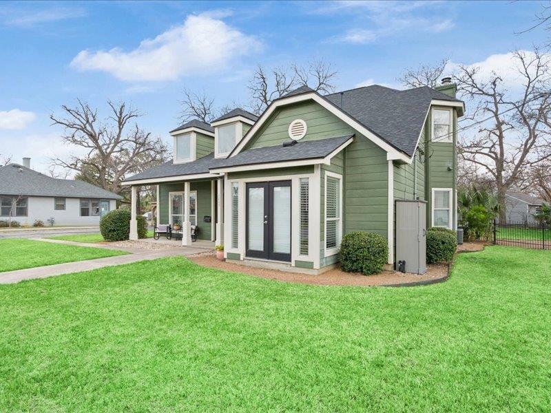 1205 S Main St, Georgetown, TX 78626