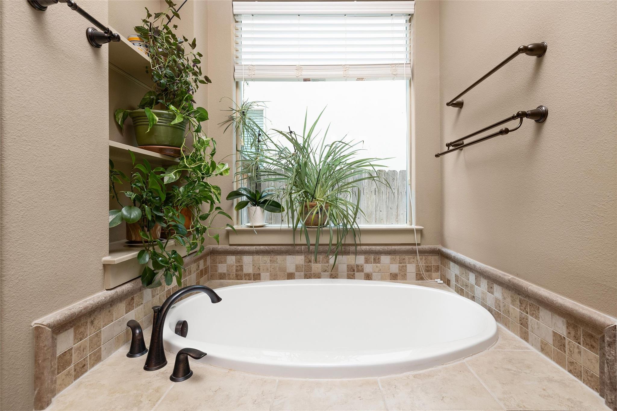 8512 Etienne Cv, Austin, TX 78759