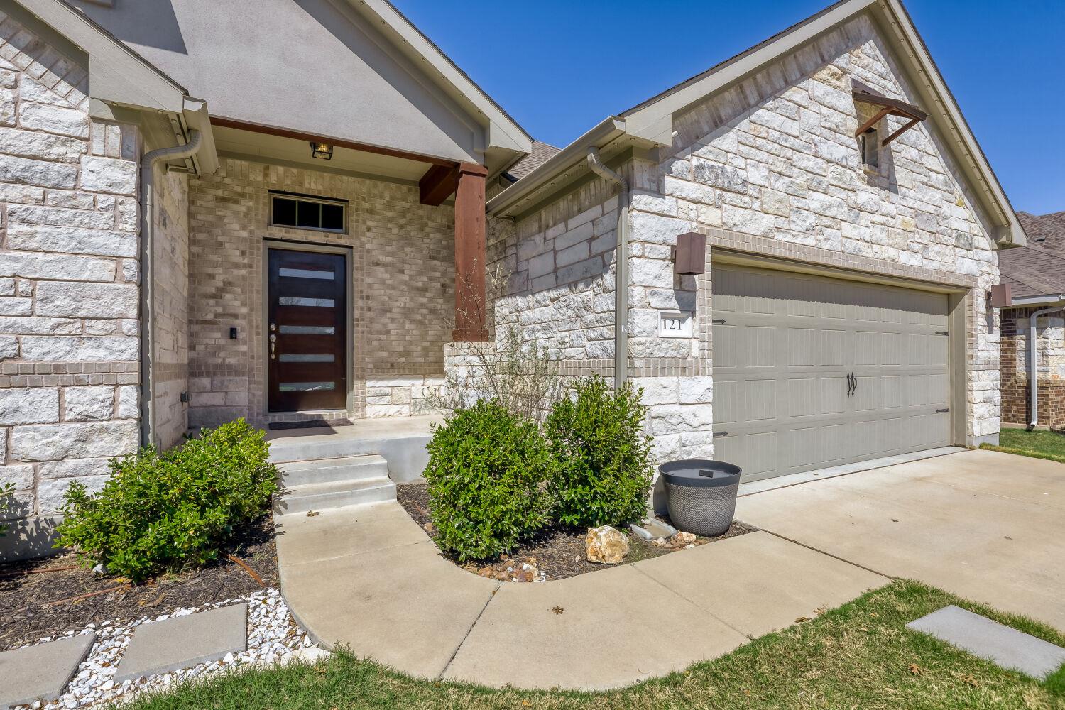 121 University Lands Dr, Liberty Hill, TX 78642