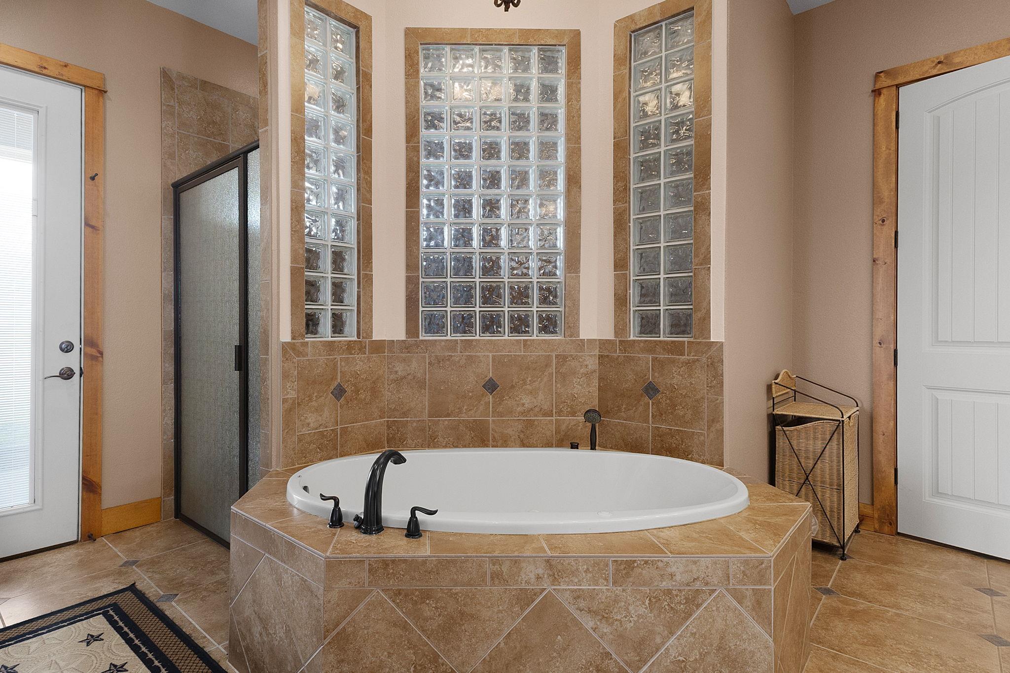 2810 Bridlewood Ranches Dr., San Marcos, TX 78666