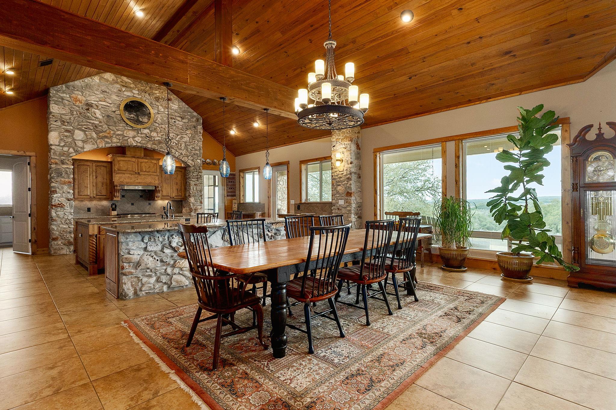 2810 Bridlewood Ranches Dr., San Marcos, TX 78666