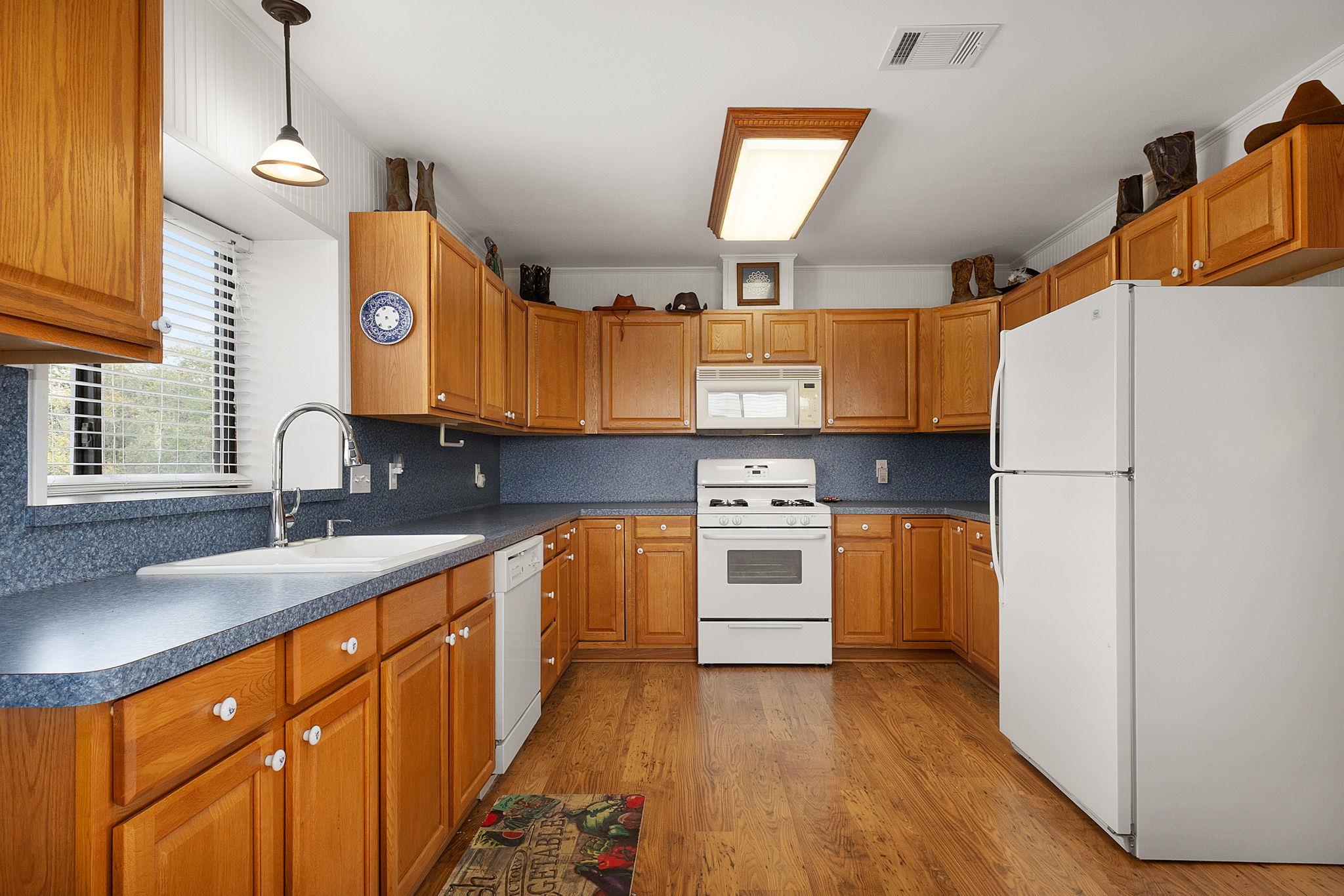 2810 Bridlewood Ranches Dr., San Marcos, TX 78666