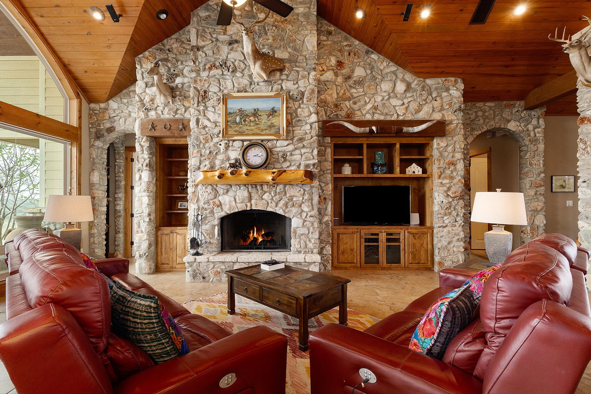 2810 Bridlewood Ranches Dr., San Marcos, TX 78666