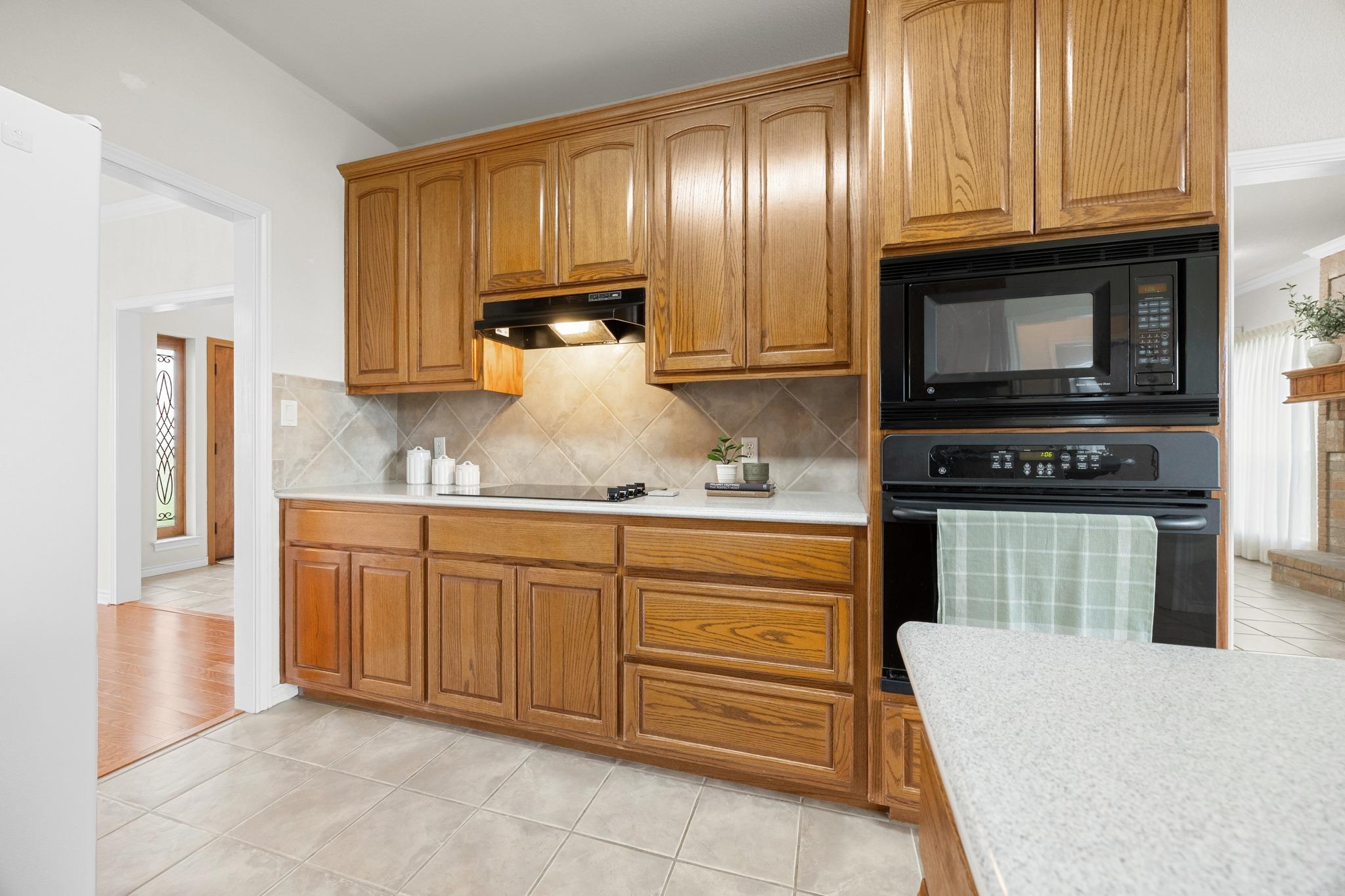 202 Highpoint Way, Georgetown, TX 78626