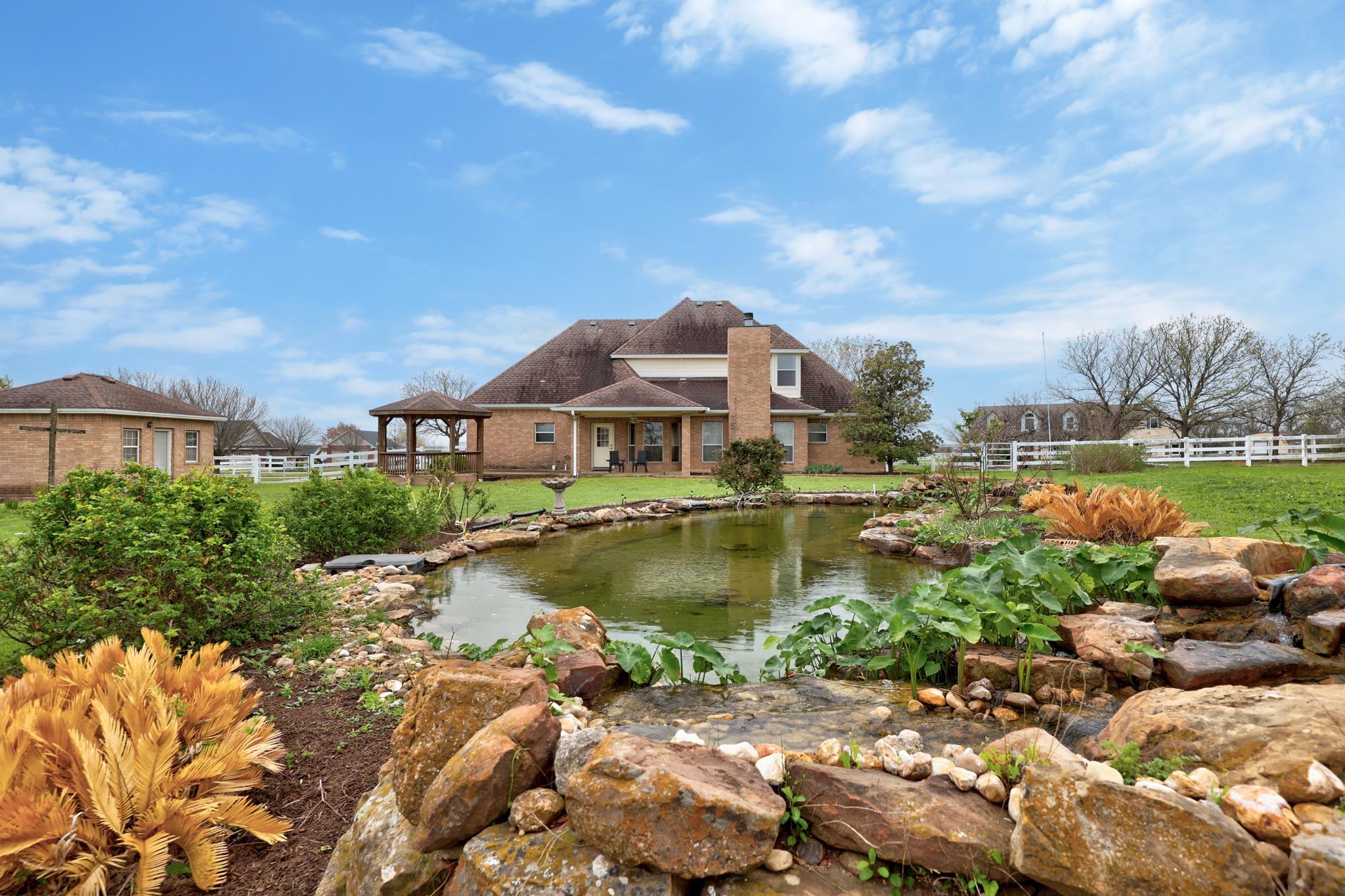 202 Highpoint Way, Georgetown, TX 78626