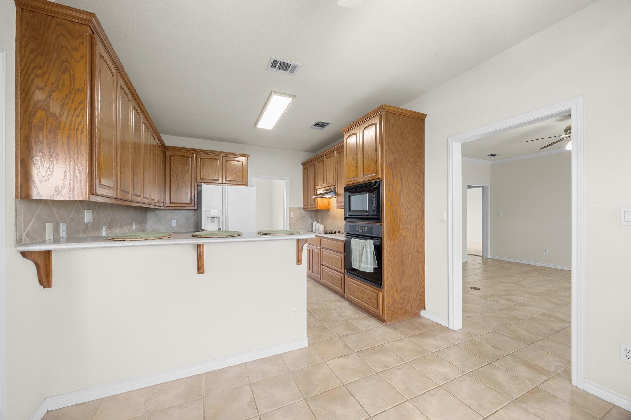 202 Highpoint Way, Georgetown, TX 78626