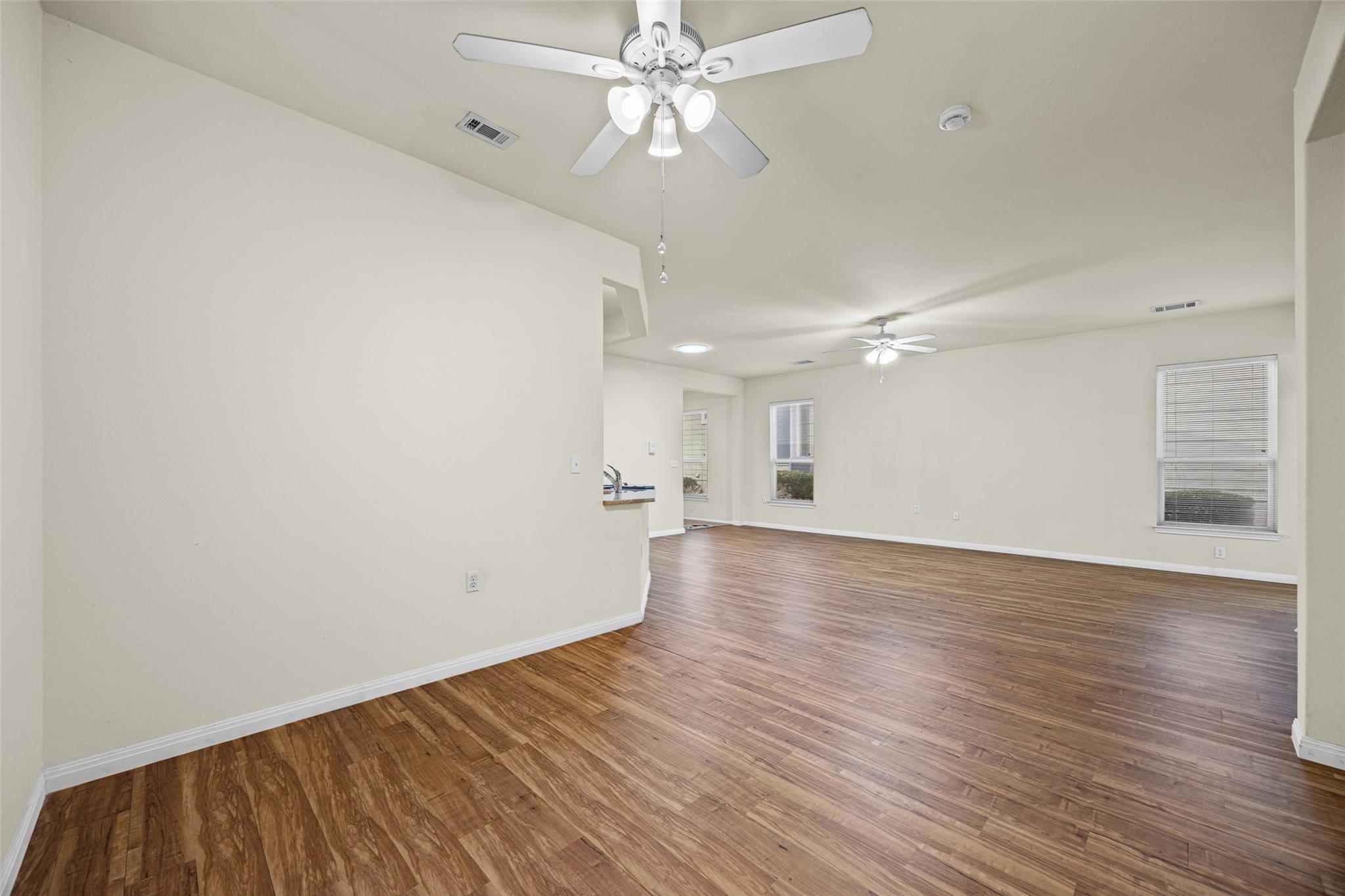 317 Essex Ln, Georgetown, TX 78633