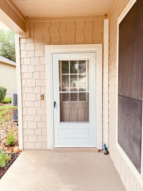 317 Essex Ln, Georgetown, TX 78633