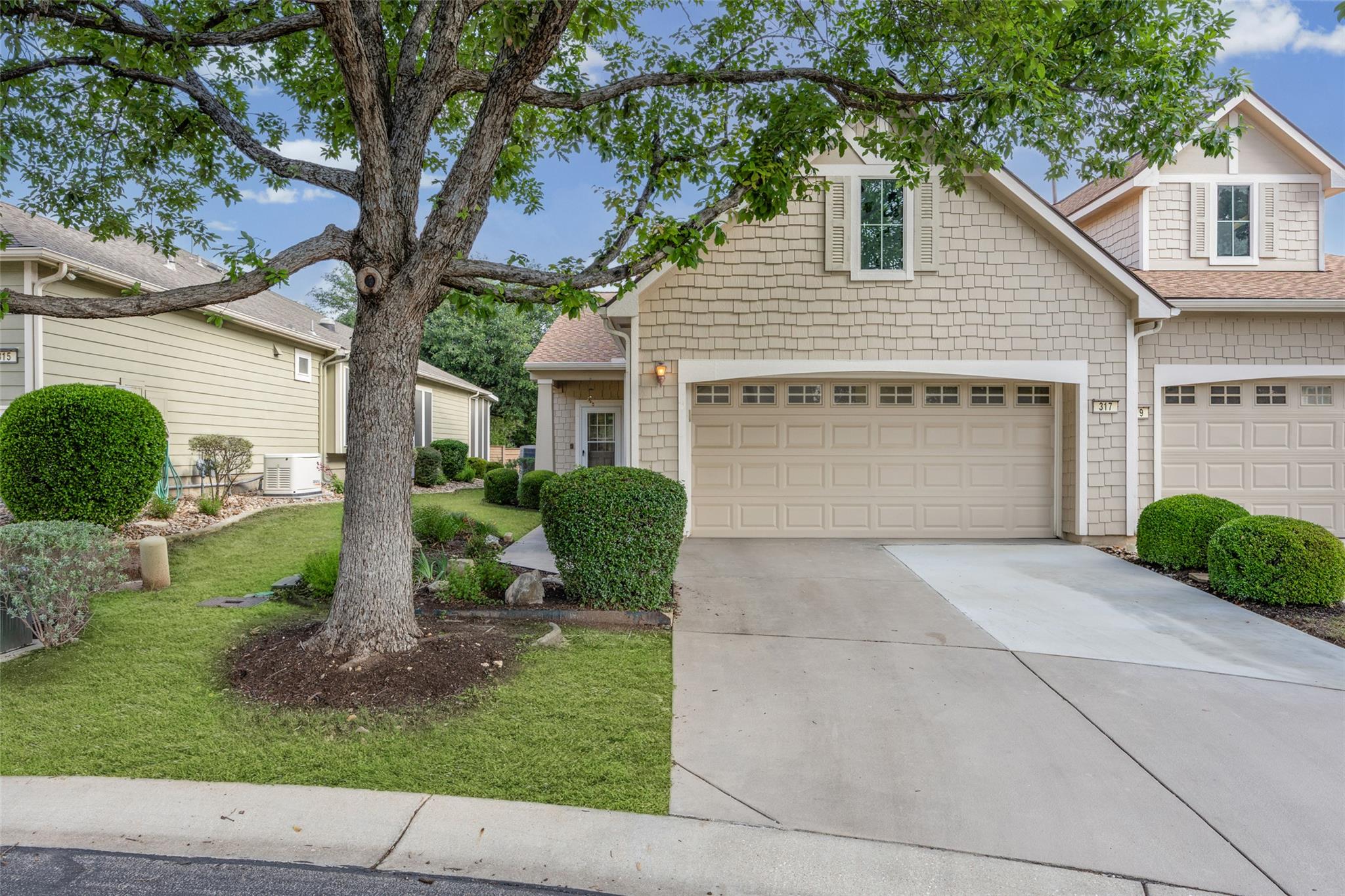 317 Essex Ln, Georgetown, TX 78633