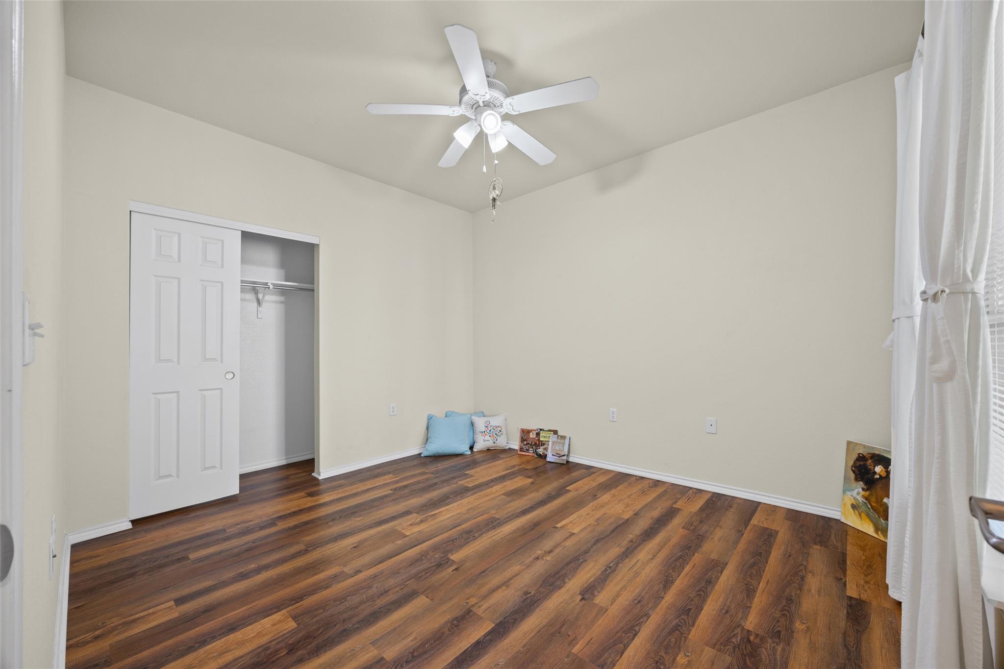 317 Essex Ln, Georgetown, TX 78633