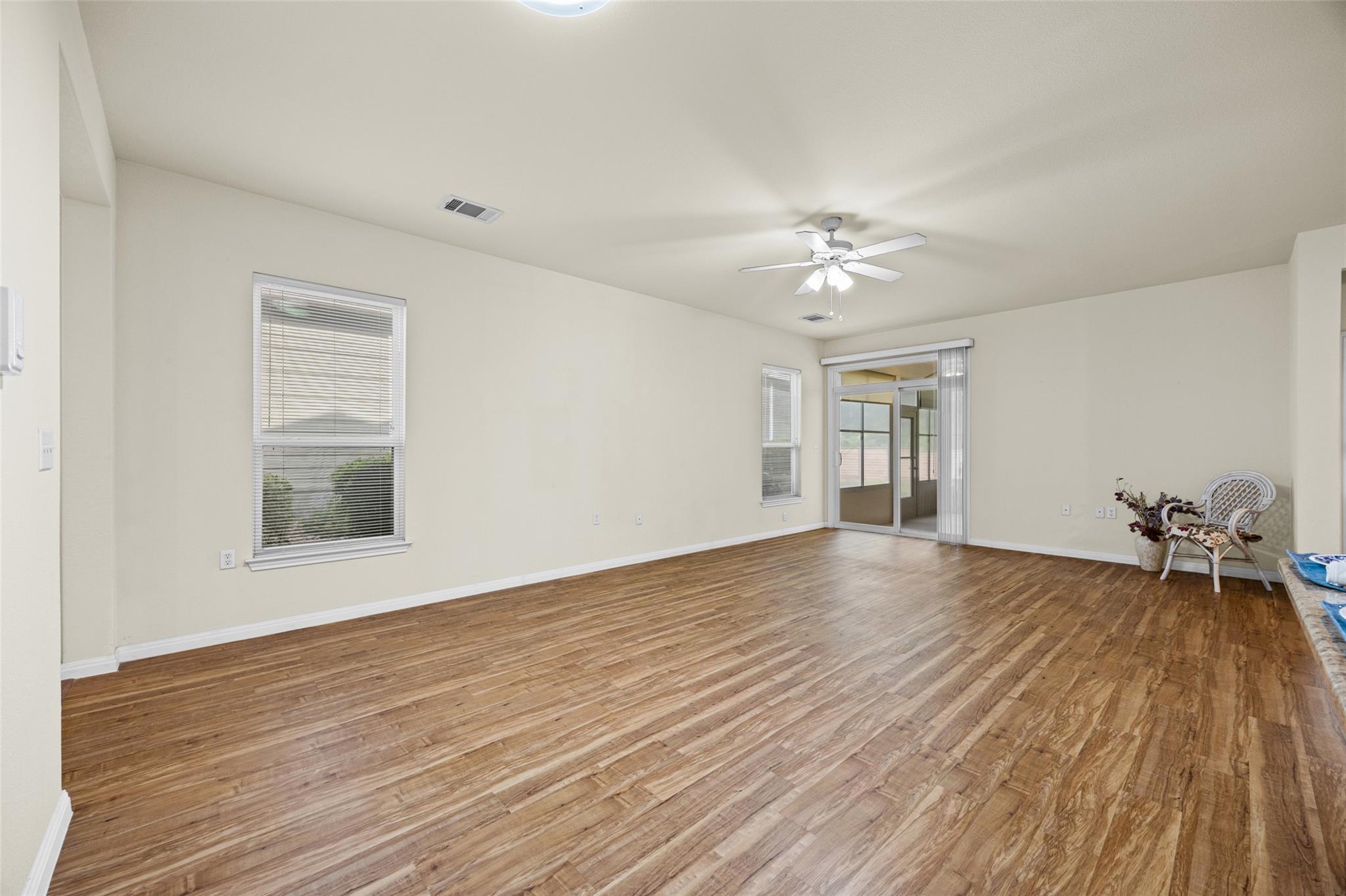 317 Essex Ln, Georgetown, TX 78633