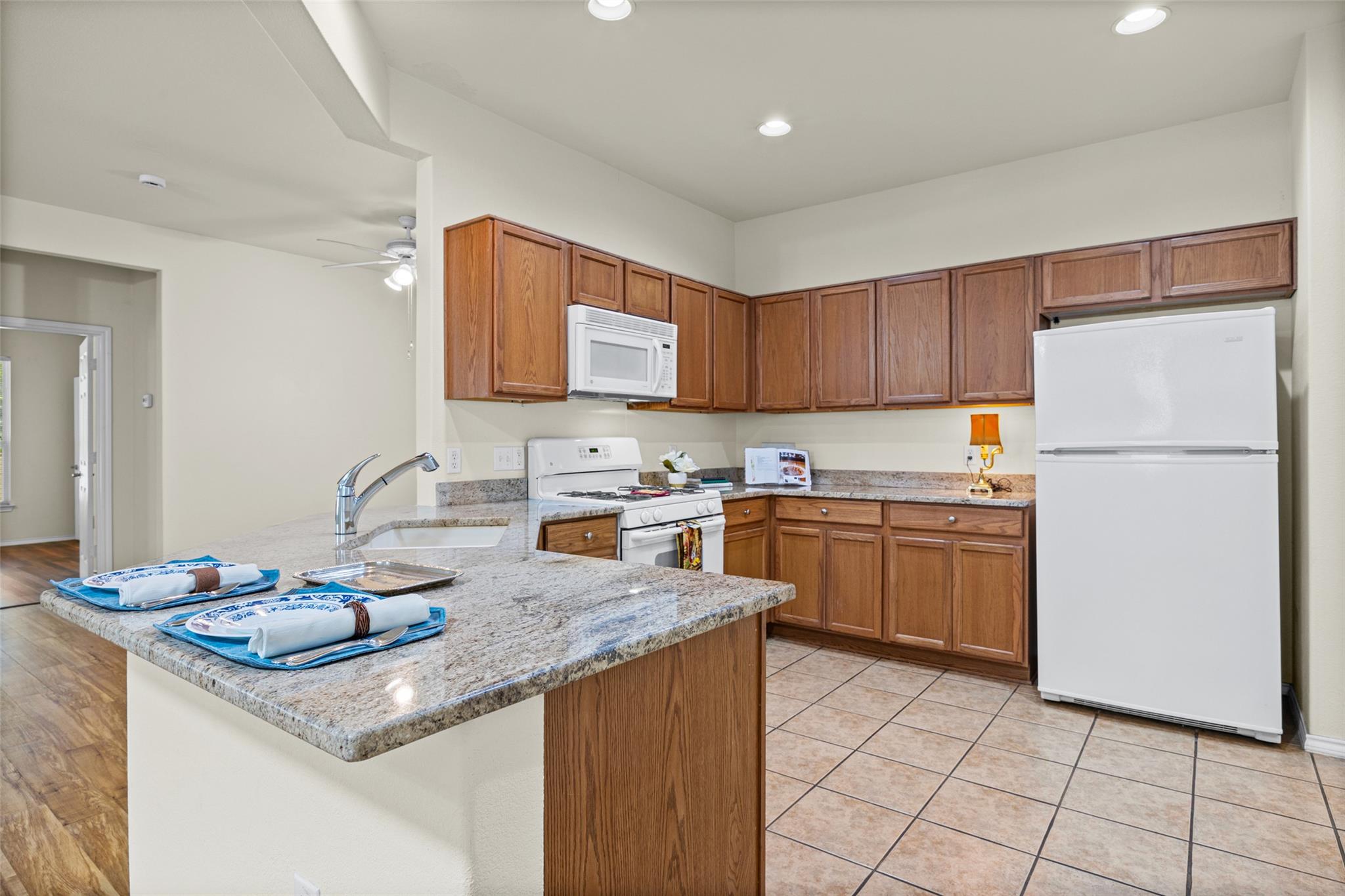 317 Essex Ln, Georgetown, TX 78633