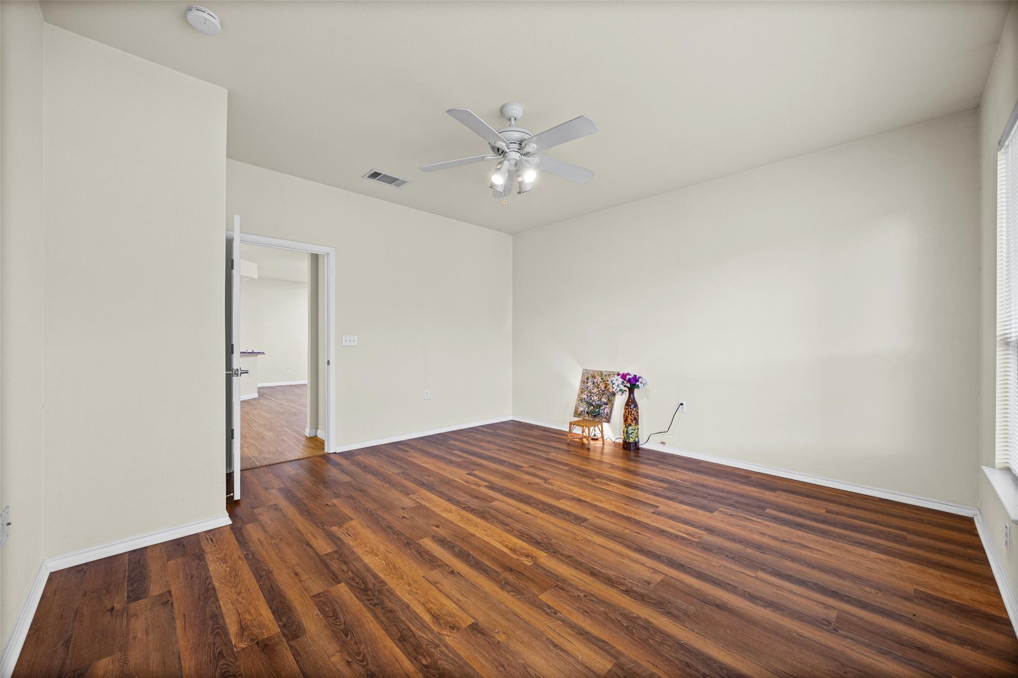 317 Essex Ln, Georgetown, TX 78633