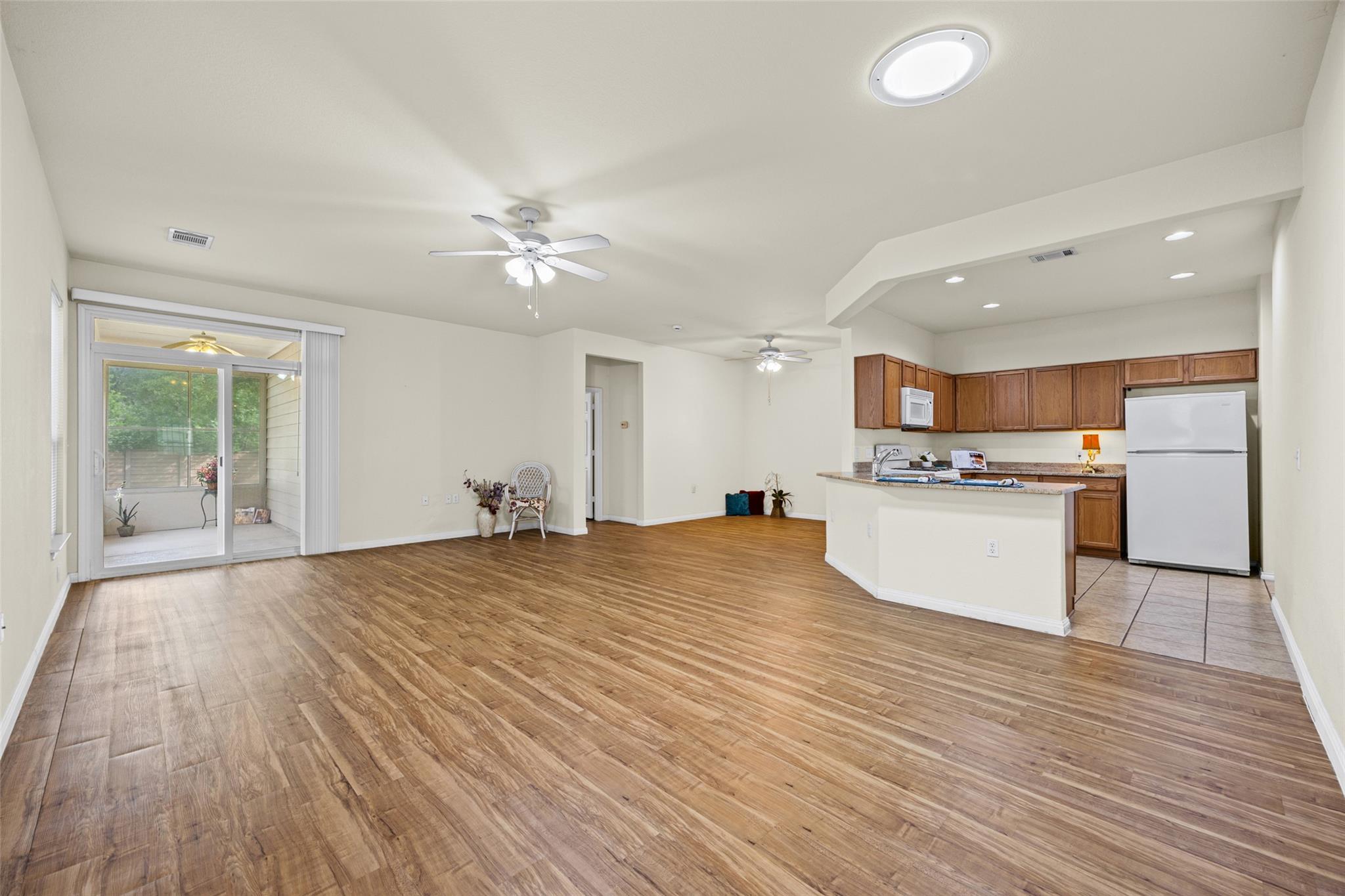 317 Essex Ln, Georgetown, TX 78633