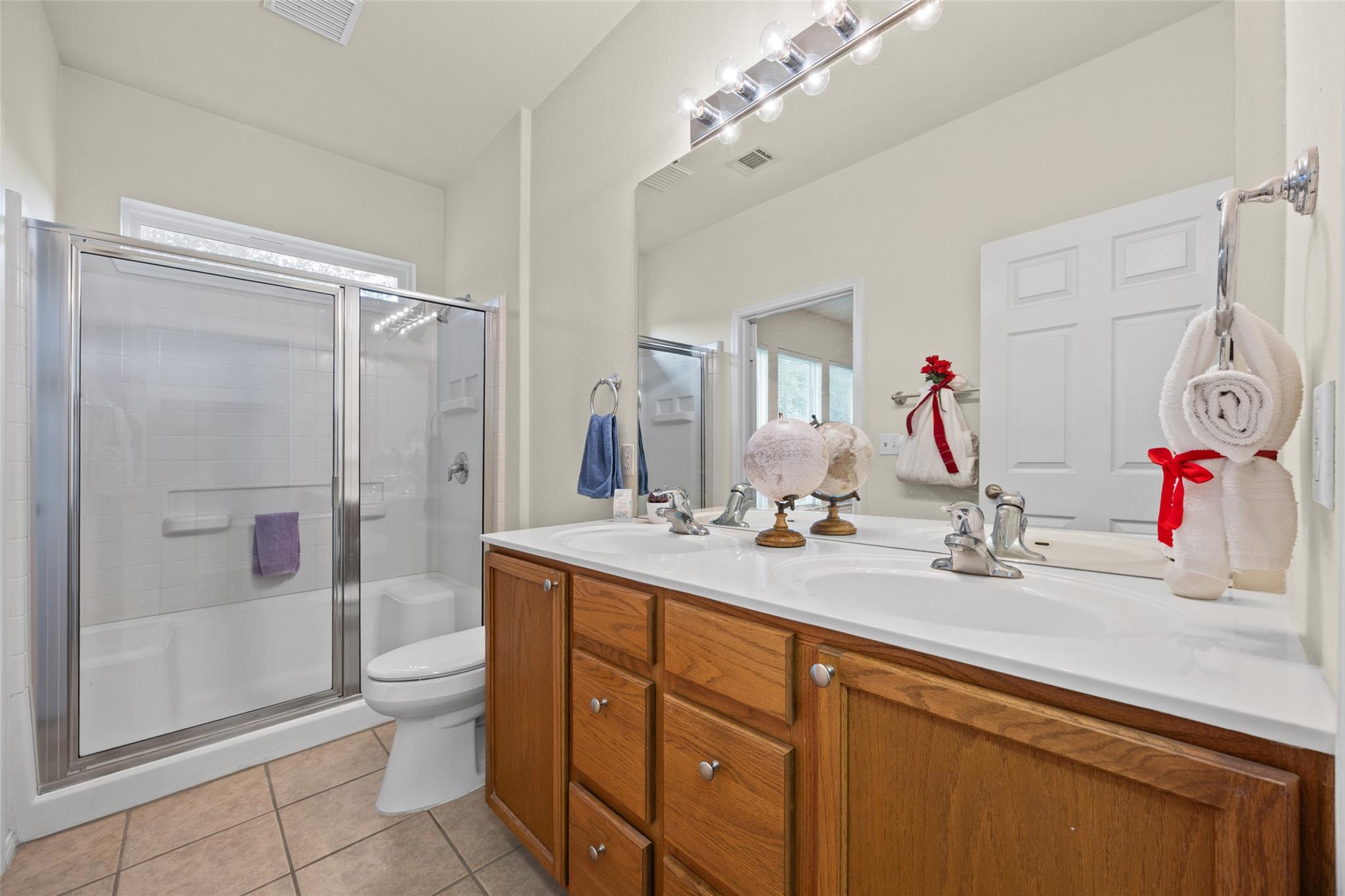 317 Essex Ln, Georgetown, TX 78633