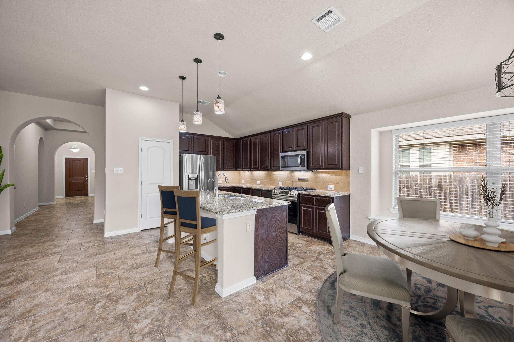 116 Kirkhill St, Hutto, TX 78634