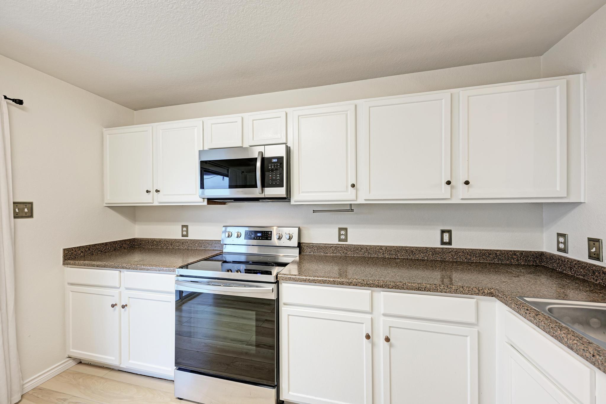 115 Camellia Dr, Hutto, TX 78634