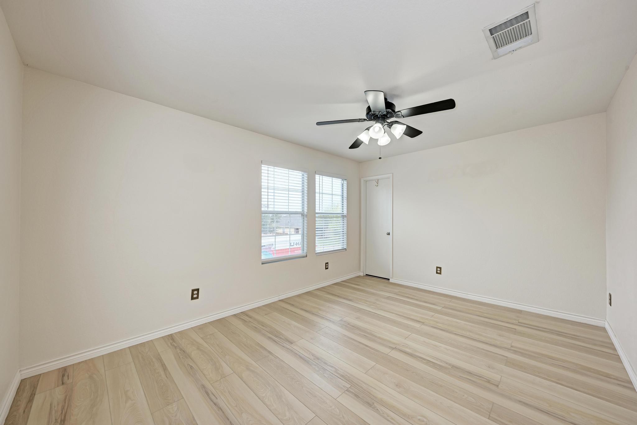 115 Camellia Dr, Hutto, TX 78634