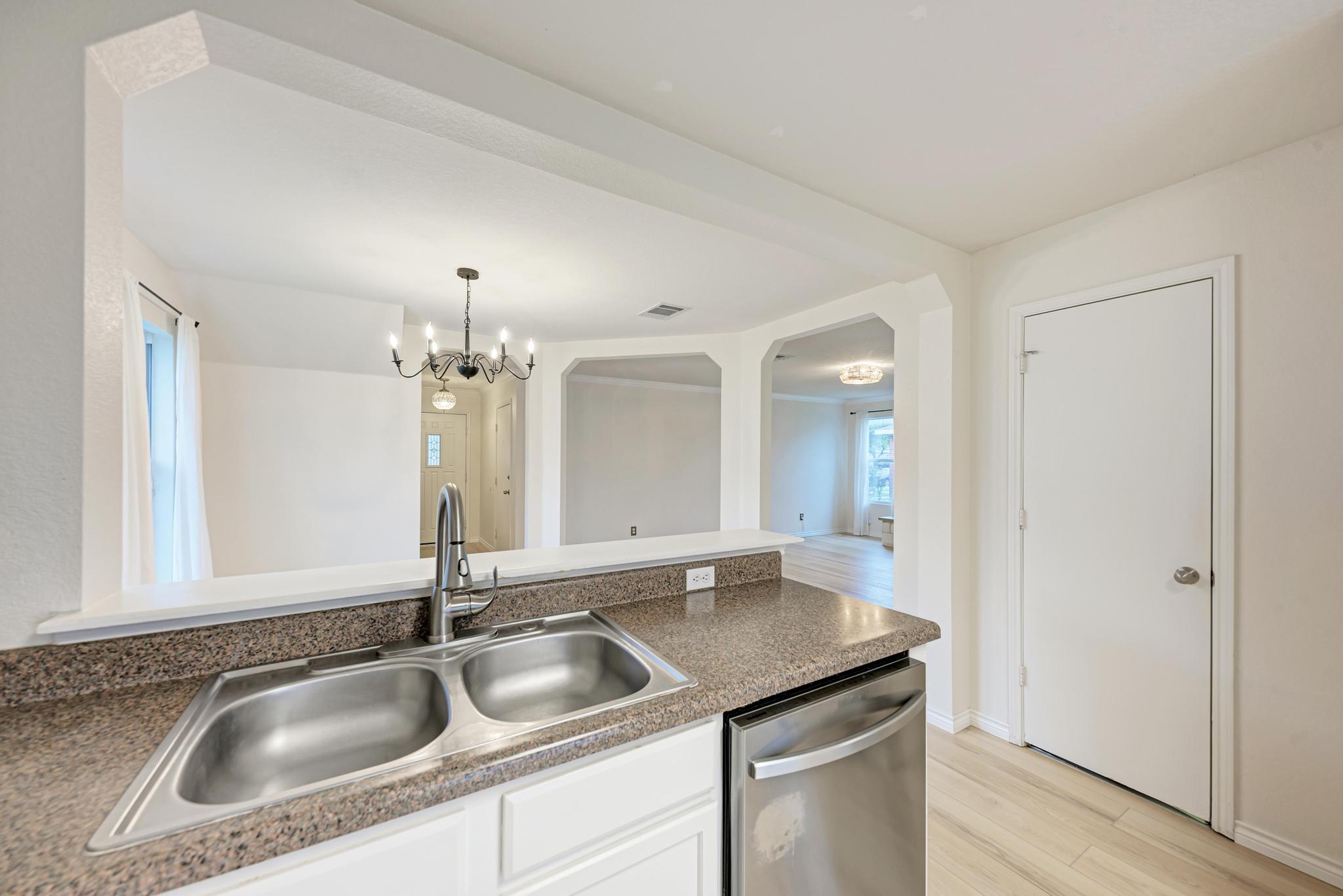 115 Camellia Dr, Hutto, TX 78634