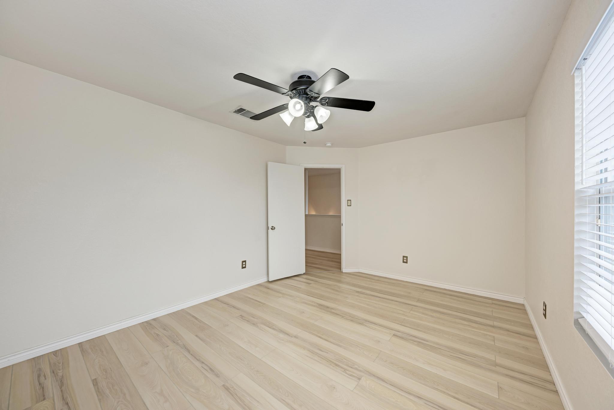 115 Camellia Dr, Hutto, TX 78634