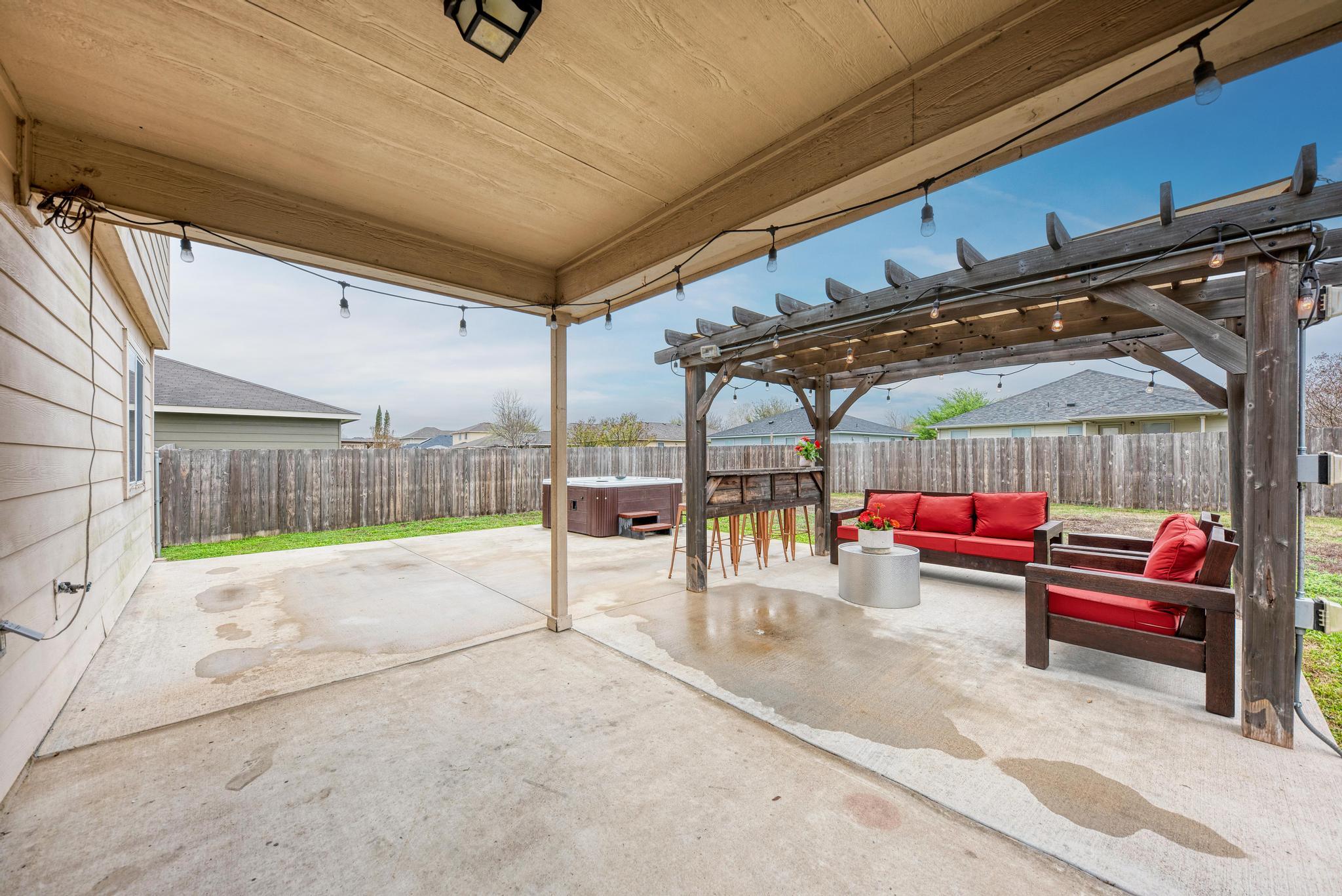 115 Camellia Dr, Hutto, TX 78634