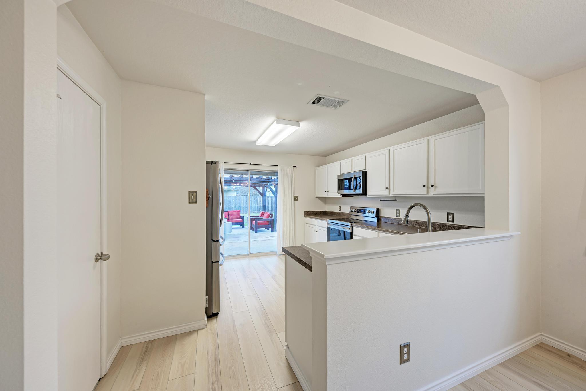 115 Camellia Dr, Hutto, TX 78634