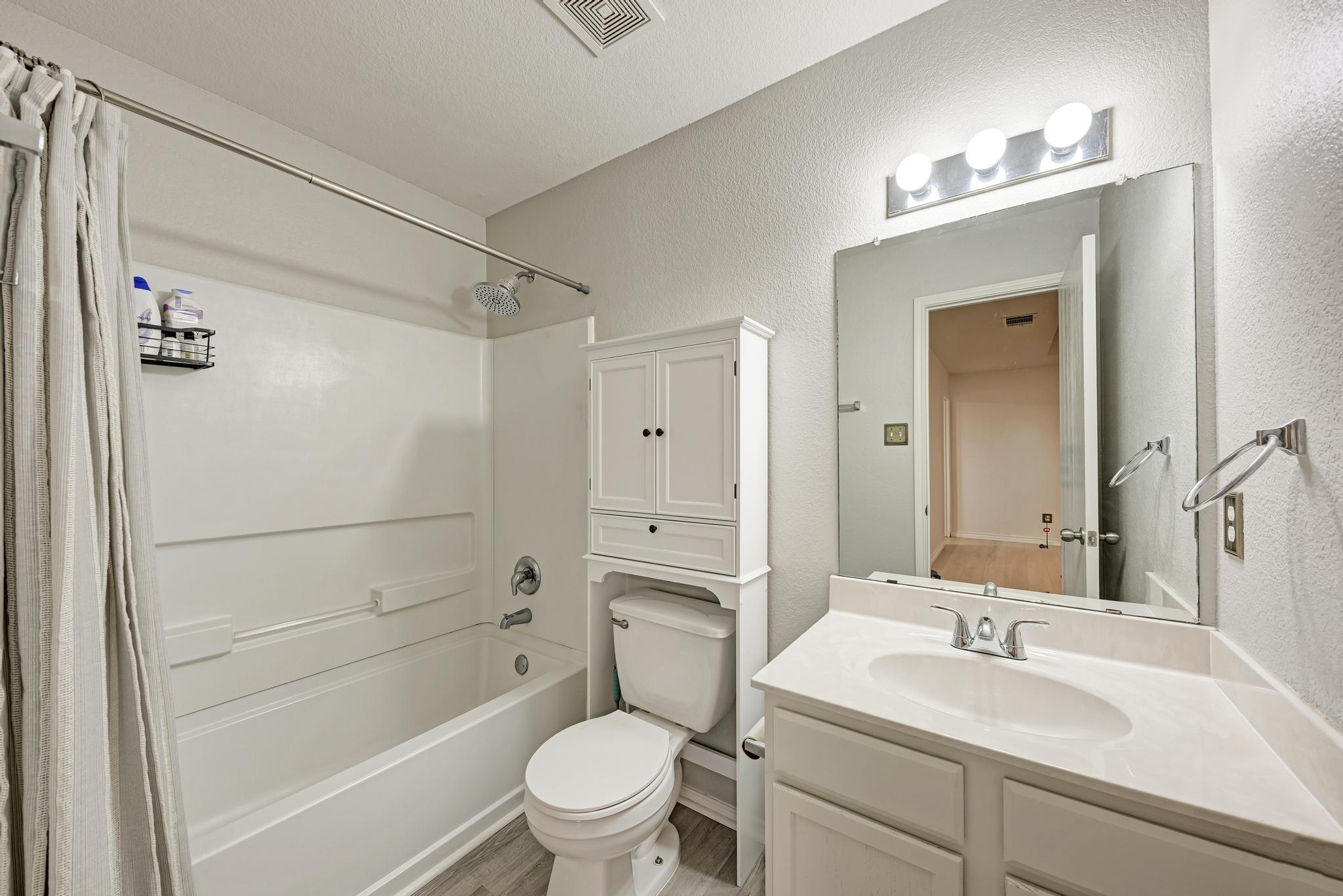 115 Camellia Dr, Hutto, TX 78634