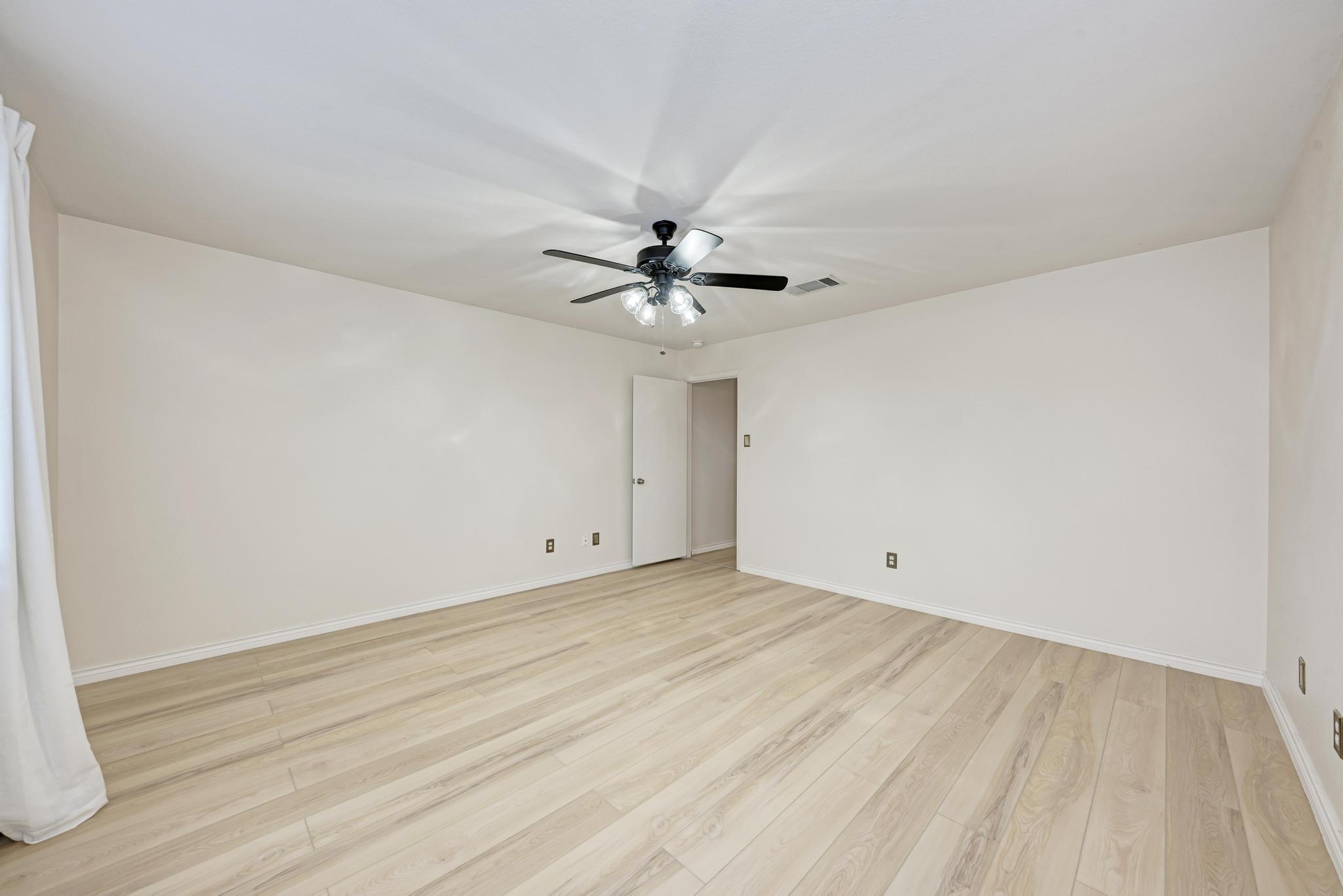 115 Camellia Dr, Hutto, TX 78634