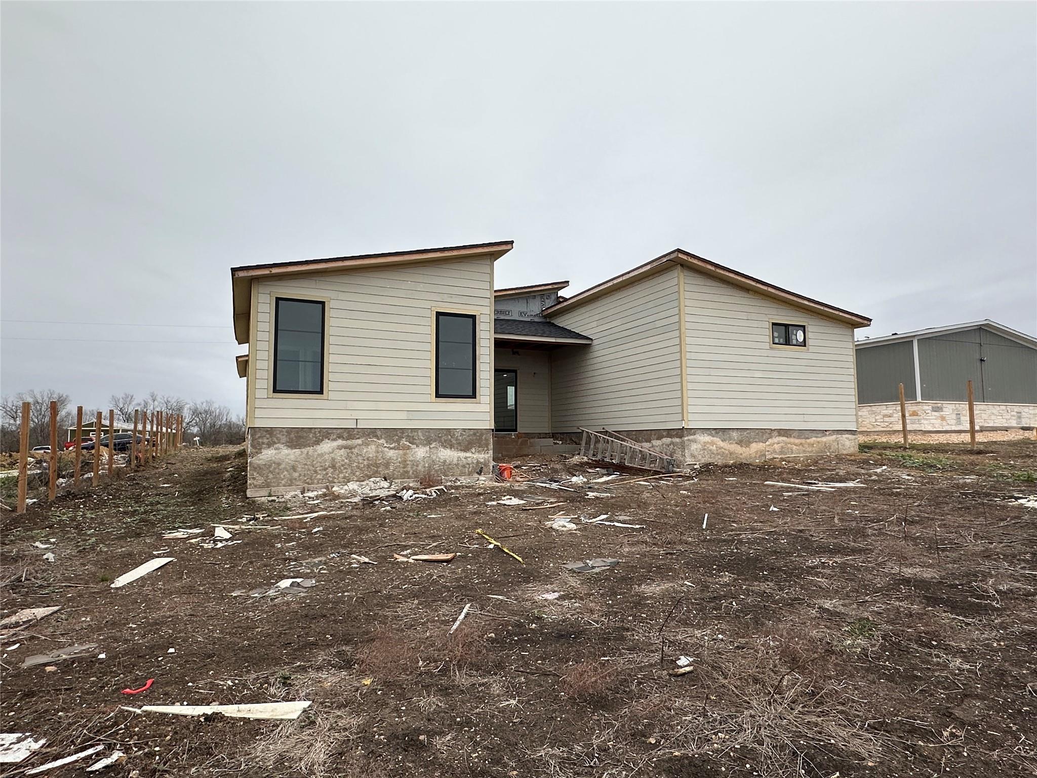 306 Centella Cir, Dale, TX 78616