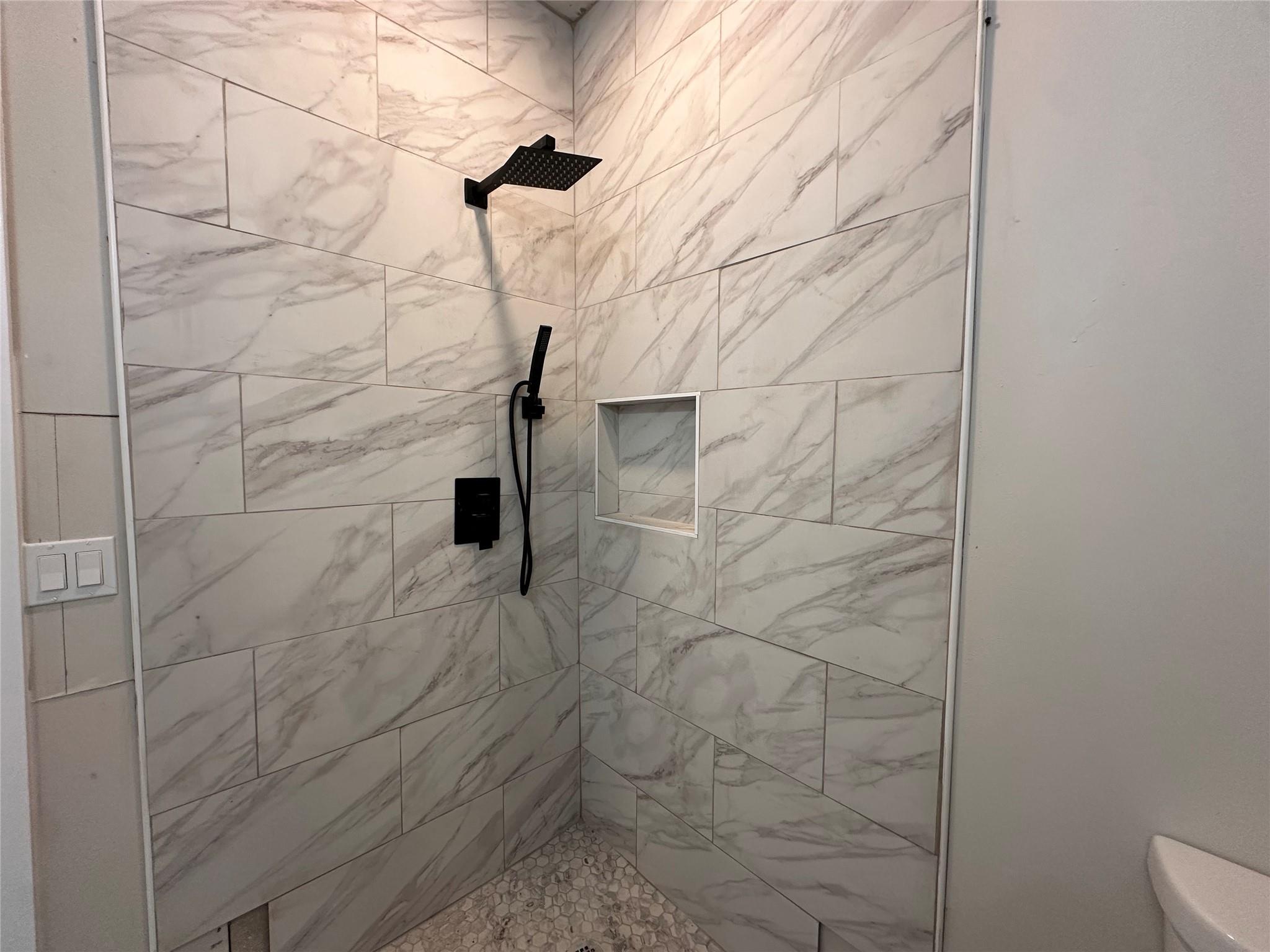 306 Centella Cir, Dale, TX 78616