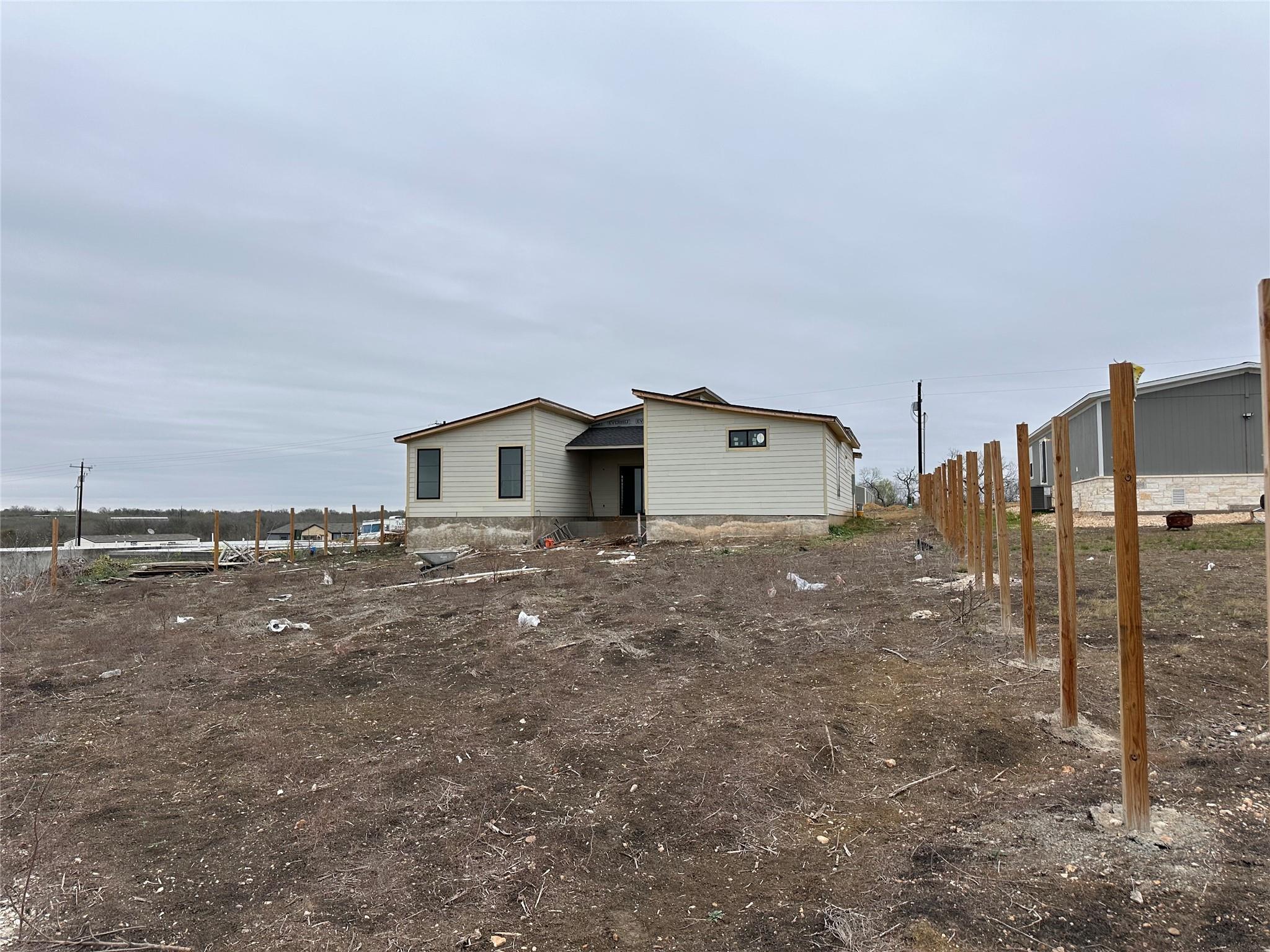 306 Centella Cir, Dale, TX 78616