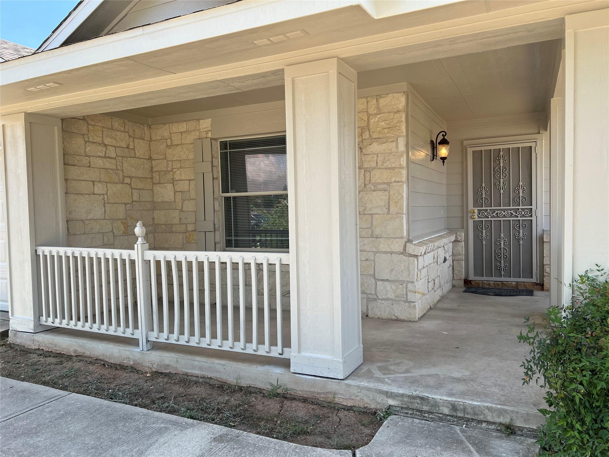 309 Decker Dr, Hutto, TX 78634