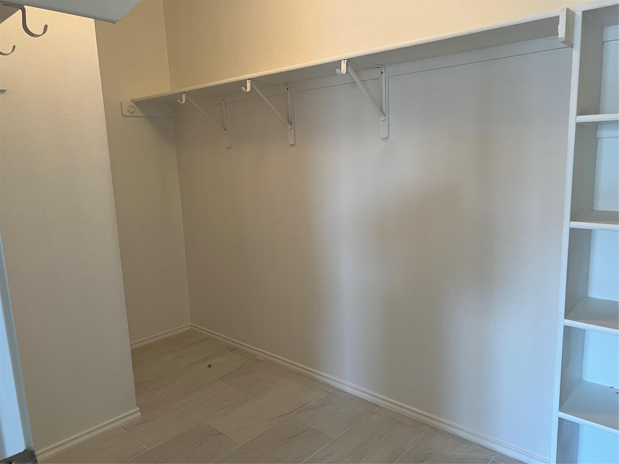 309 Decker Dr, Hutto, TX 78634