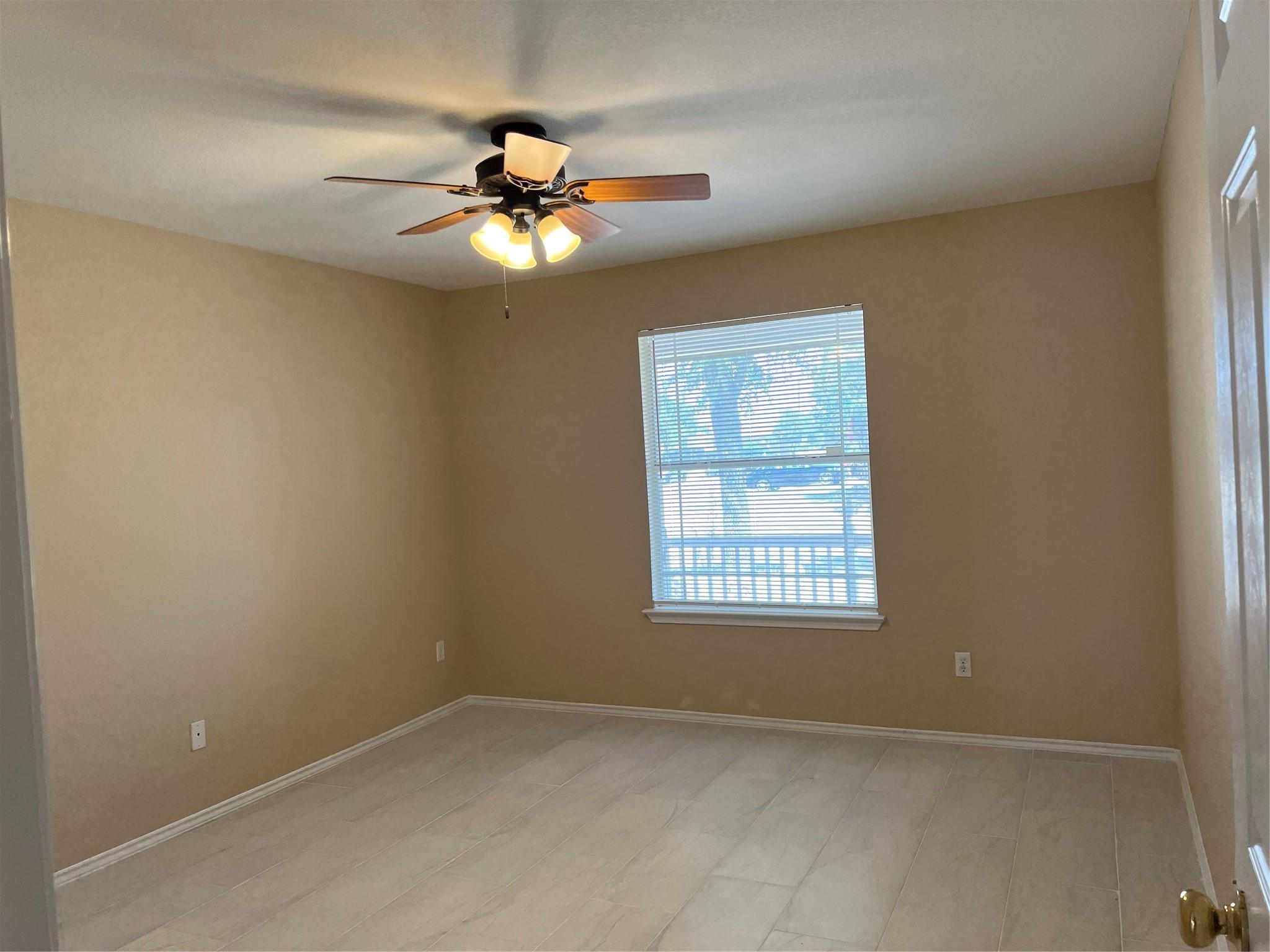 309 Decker Dr, Hutto, TX 78634