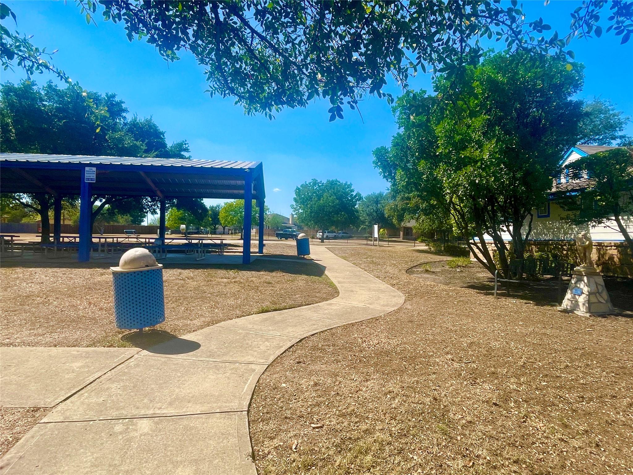 230 San Felipe Dr, Kyle, TX 78640