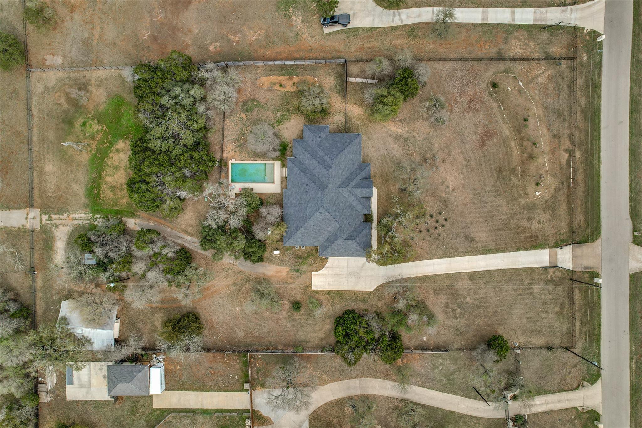 410 Woodland Oaks Trl, Buda, TX 78610