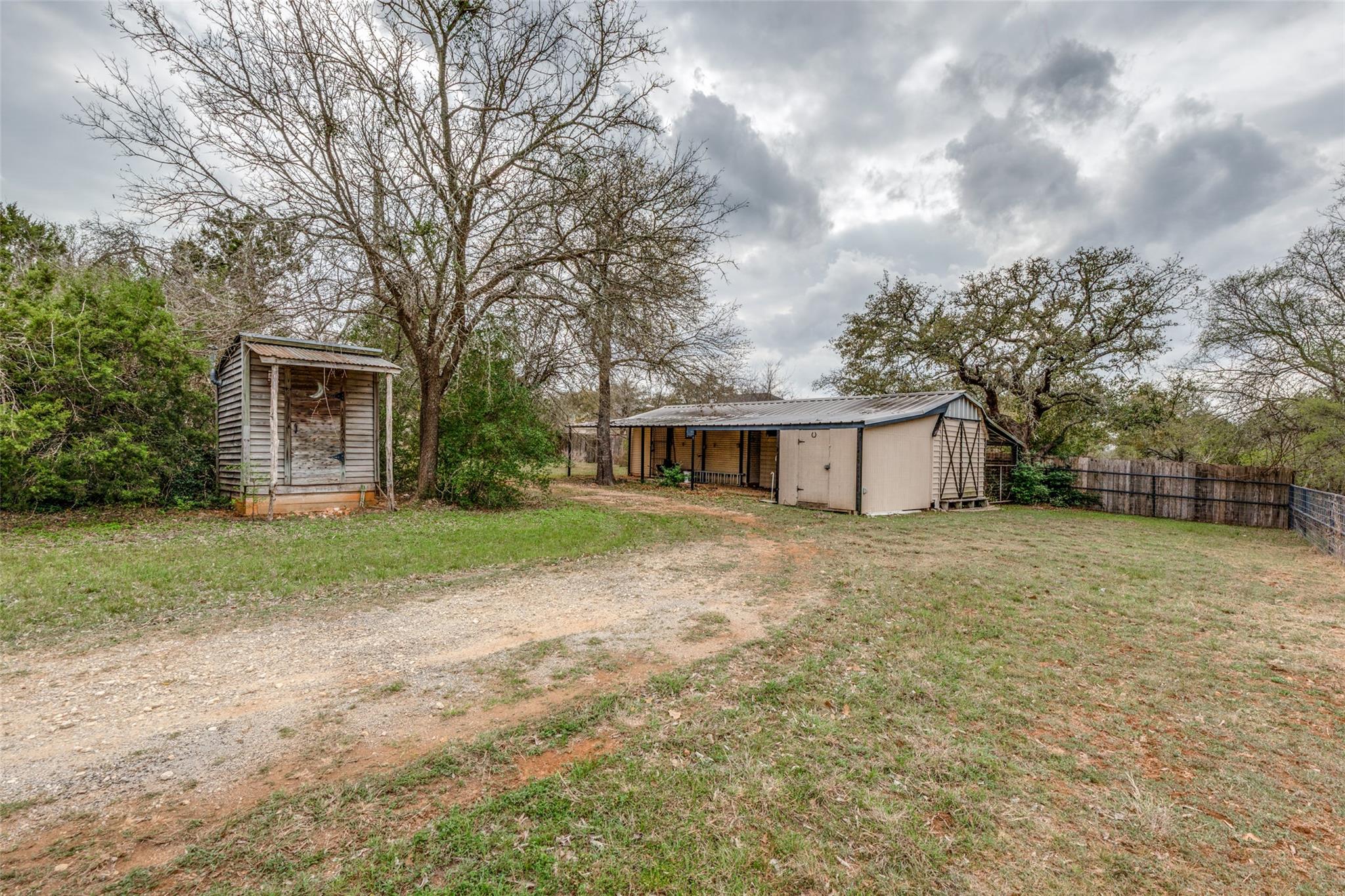 410 Woodland Oaks Trl, Buda, TX 78610